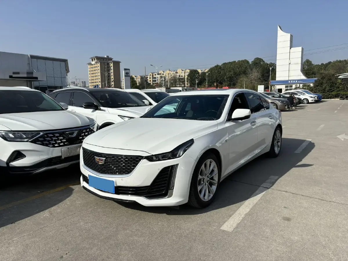 2022 Cadillac CT5 2.0T 237HP L4 10AT