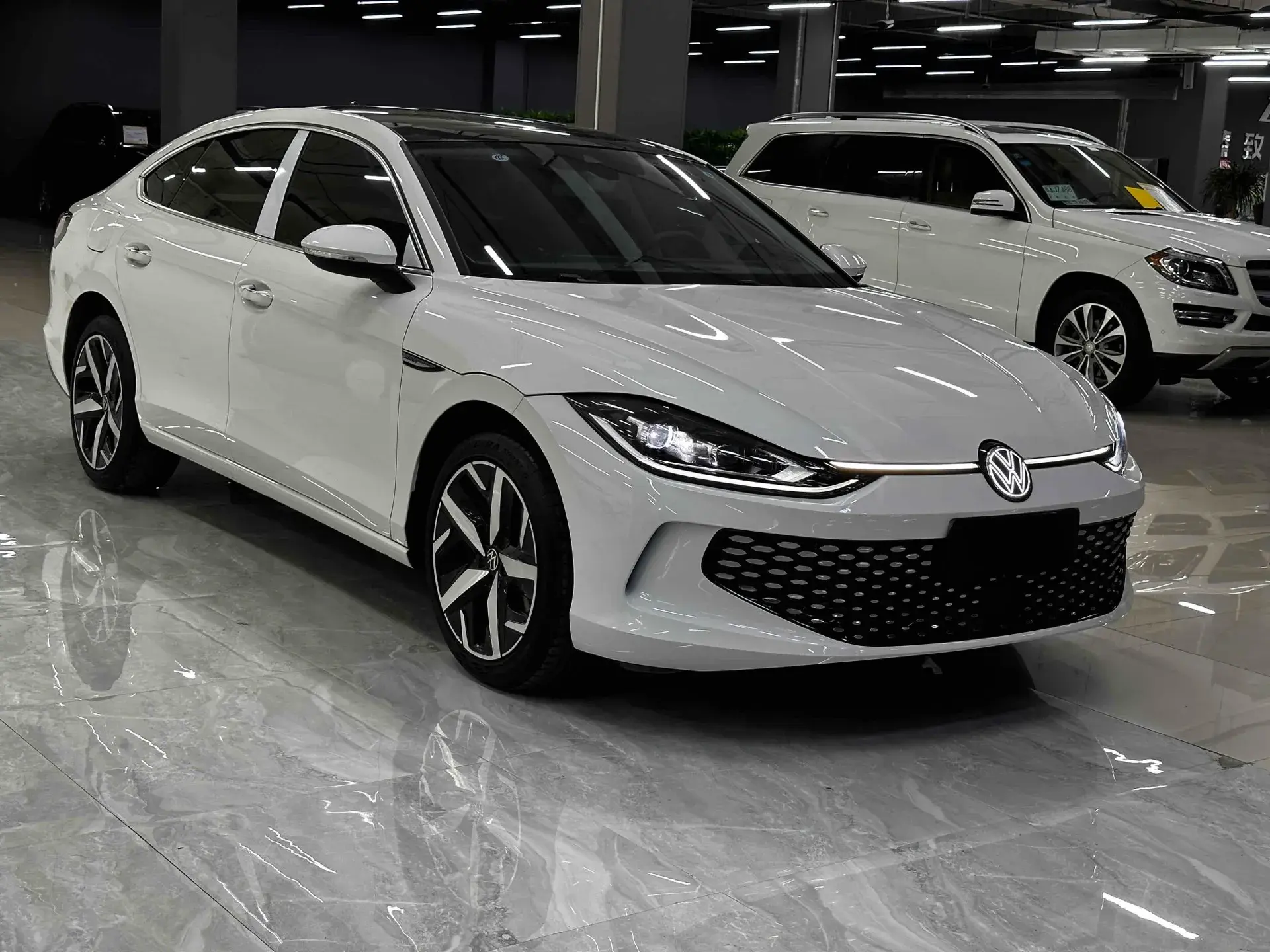 2022 VOLKSWAGEN LAMANDO thumbnail 3