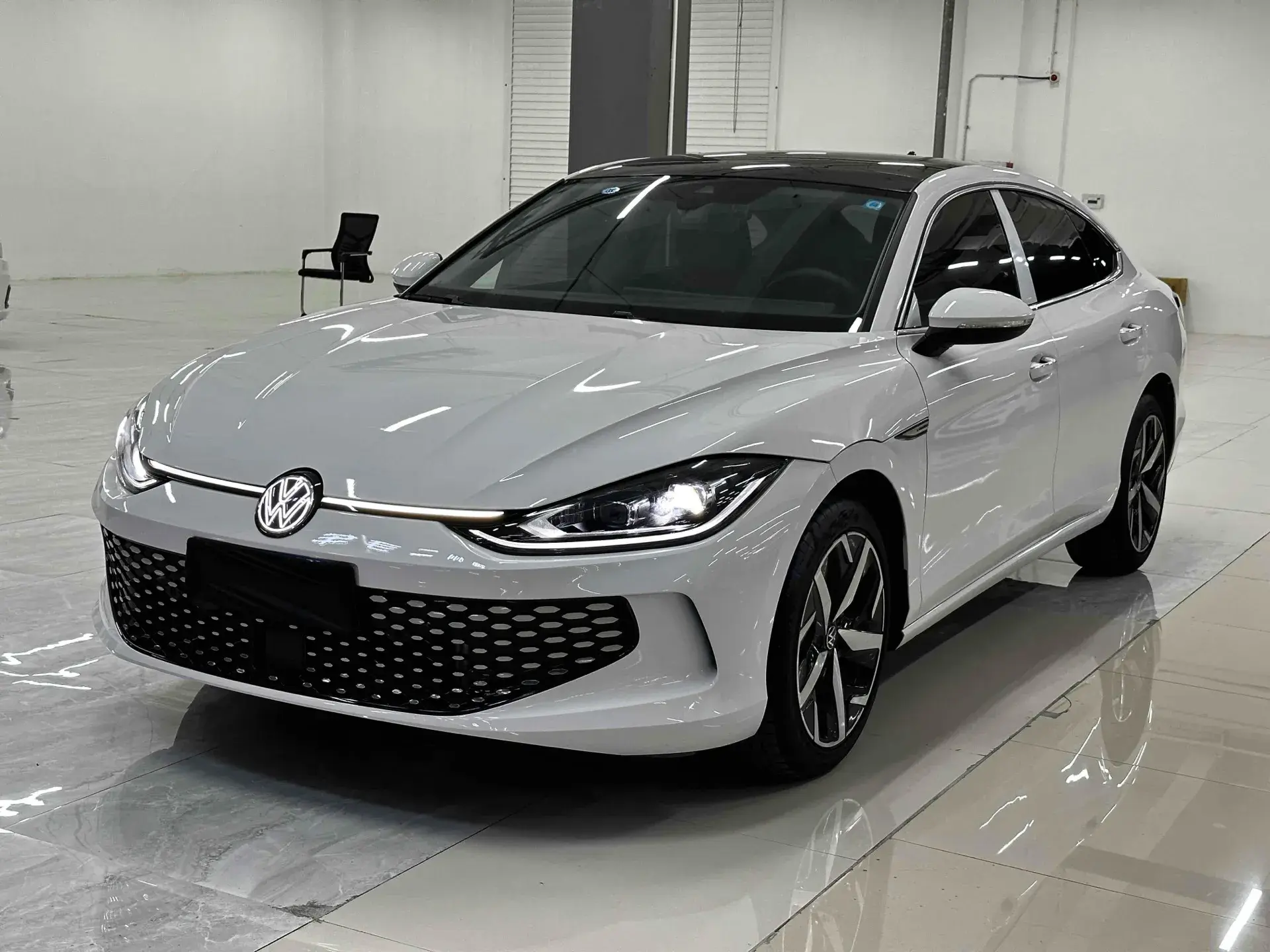 2022 VOLKSWAGEN LAMANDO view 1