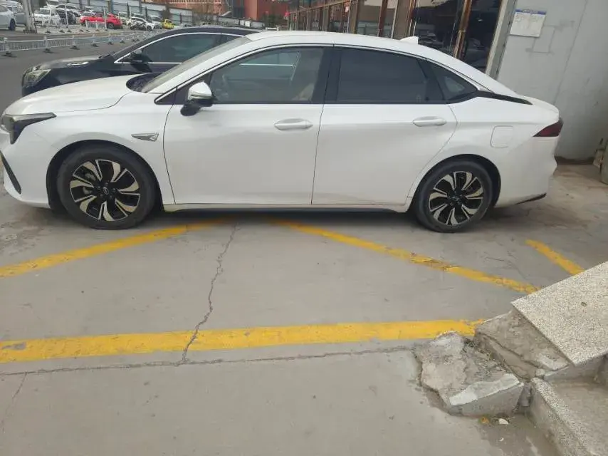 2019 AION S thumbnail 3