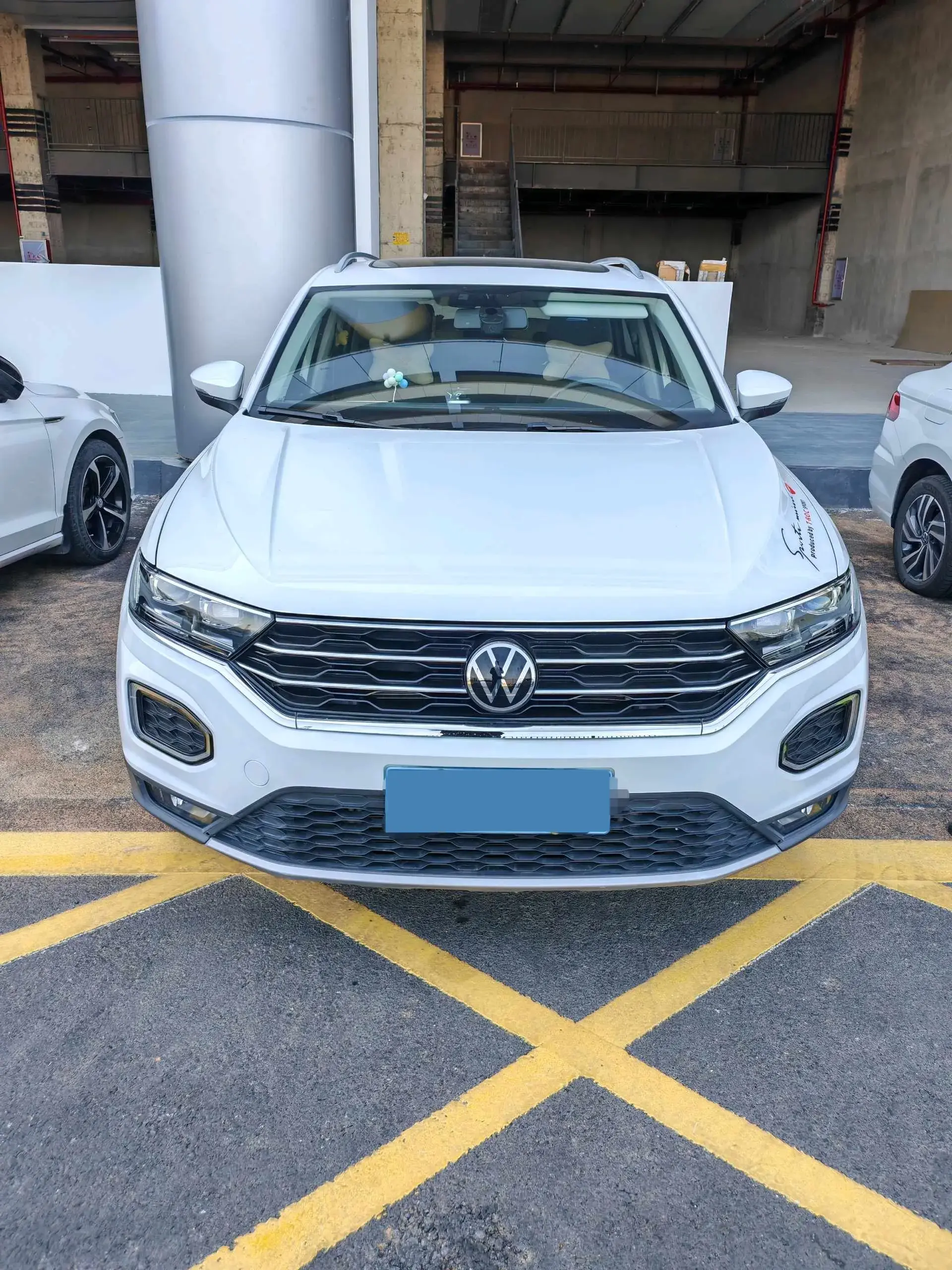 2022 VOLKSWAGEN T-ROC thumbnail 4