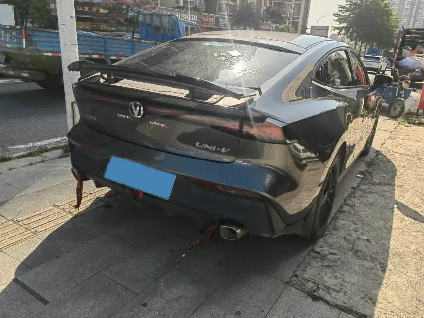 2023 CHANGAN UNI-V thumbnail 3