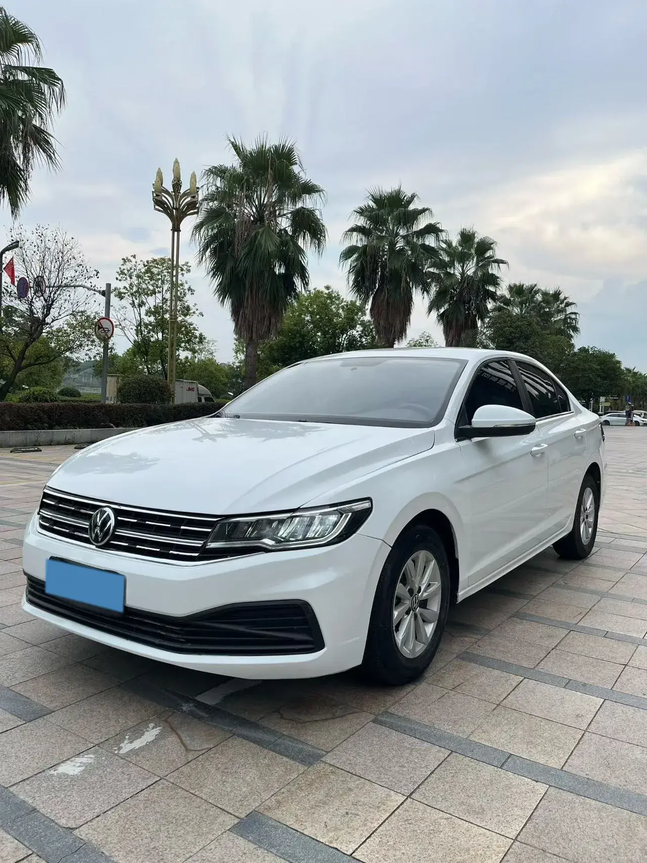 2021 VOLKSWAGEN BORA view 1