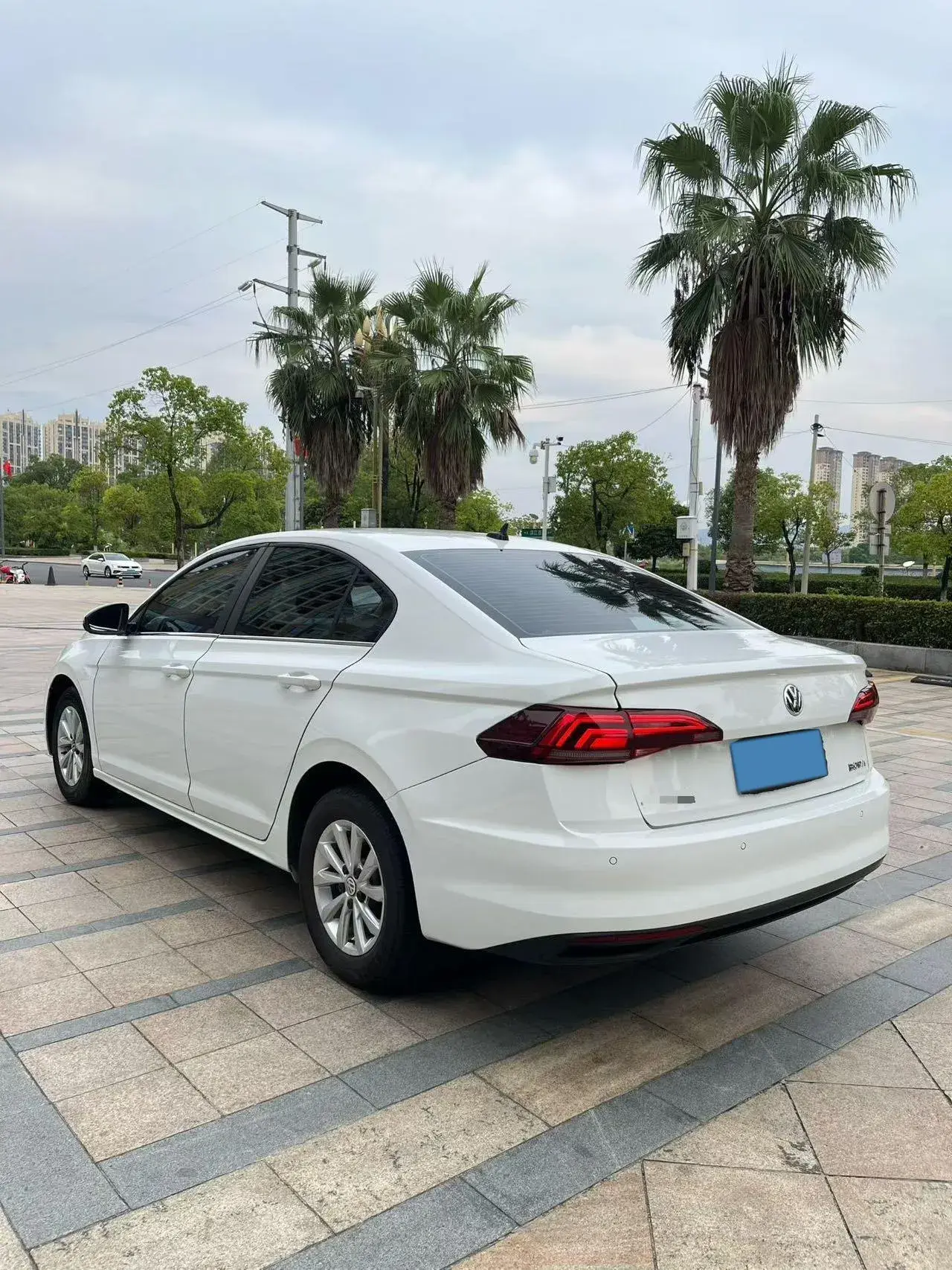 2021 VOLKSWAGEN BORA thumbnail 4