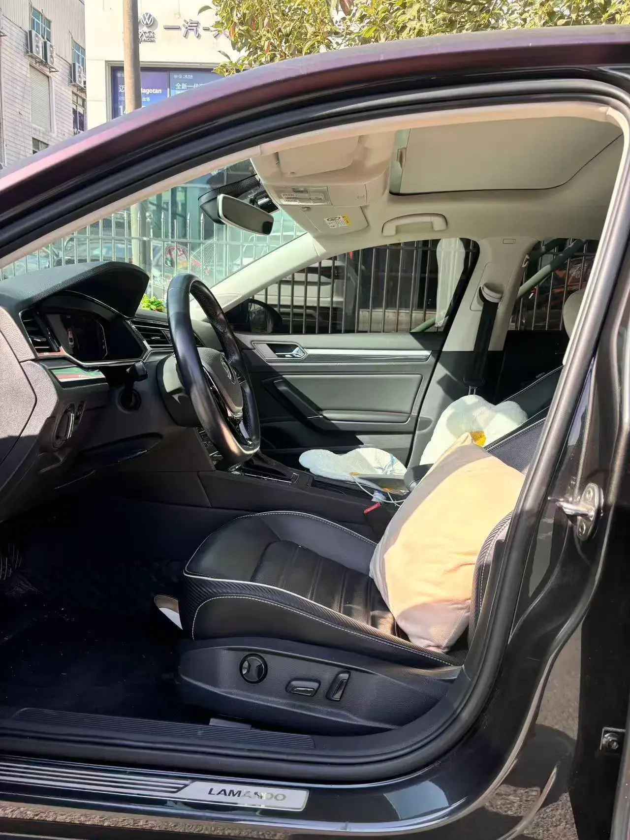 2021 VOLKSWAGEN LAMANDO thumbnail 4