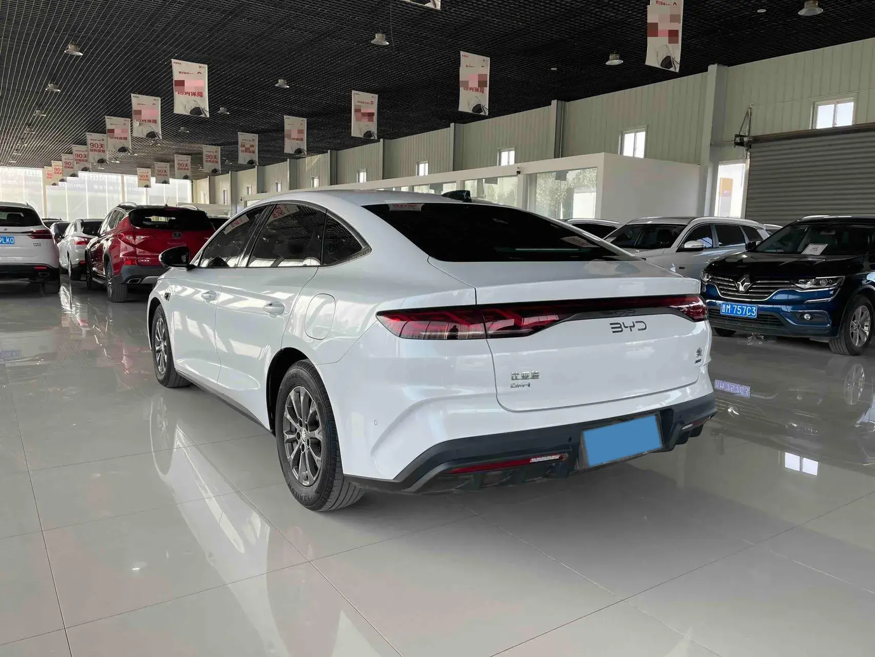 2025 BYD QINL thumbnail 2