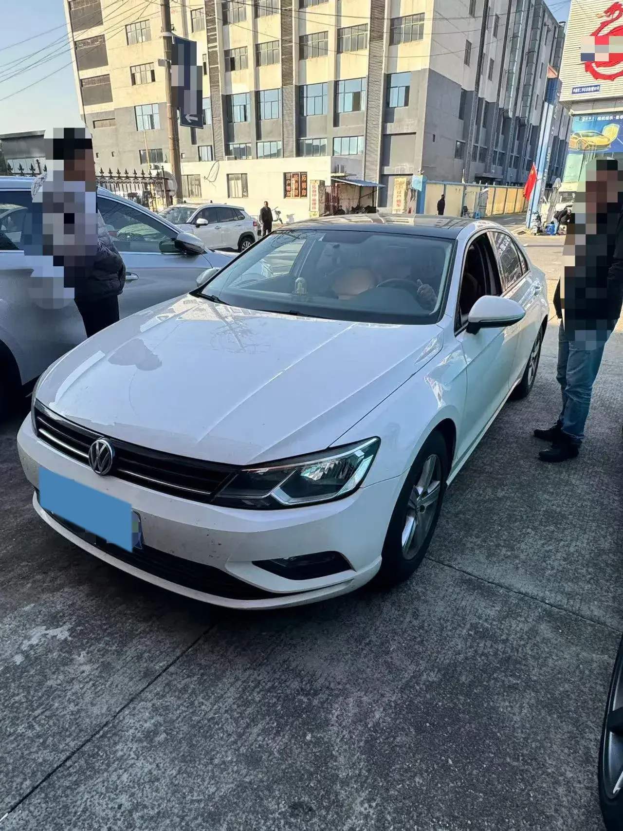 2018 VOLKSWAGEN LAMANDO view 1