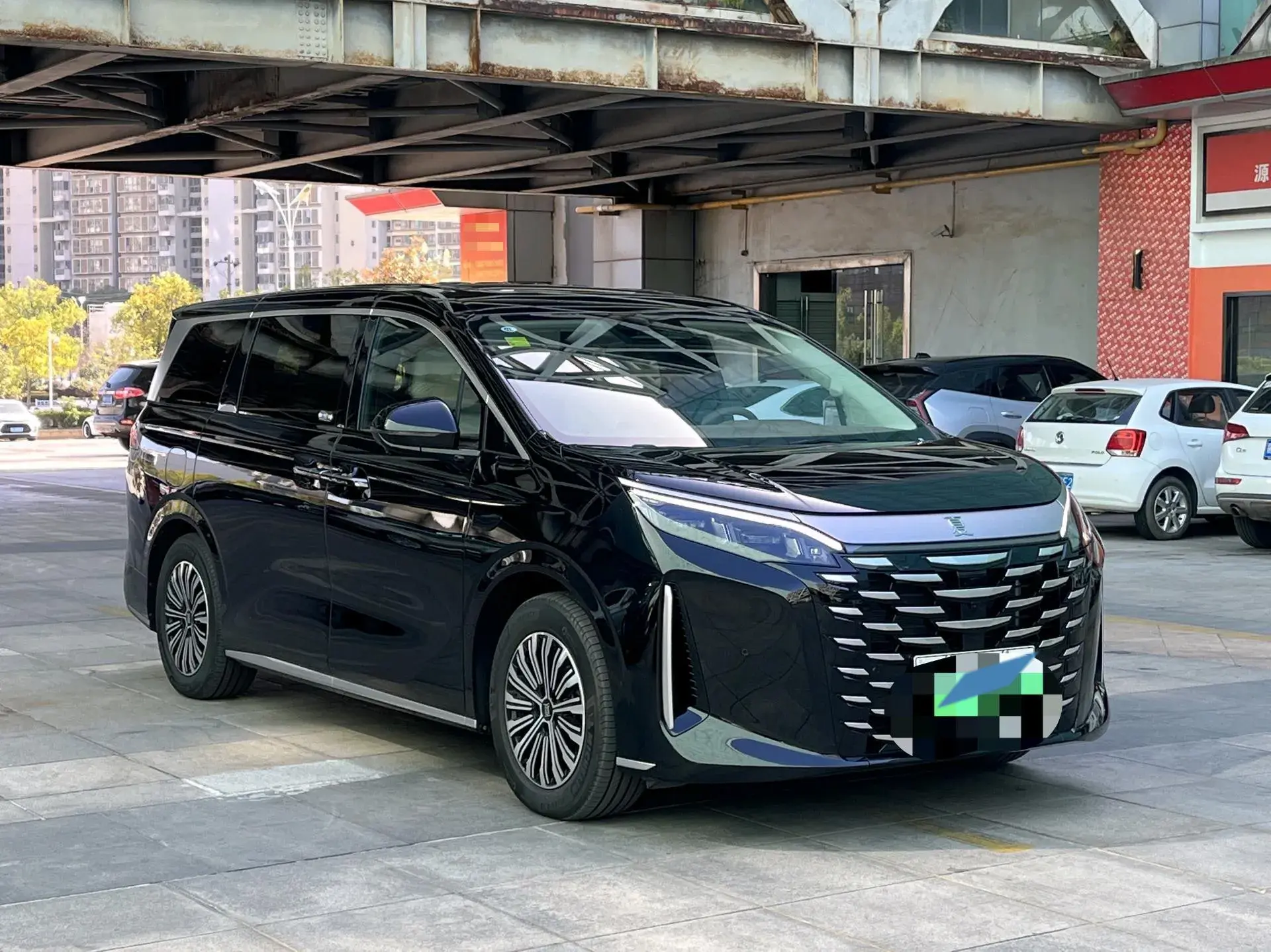 2025 BYD XIA thumbnail 2