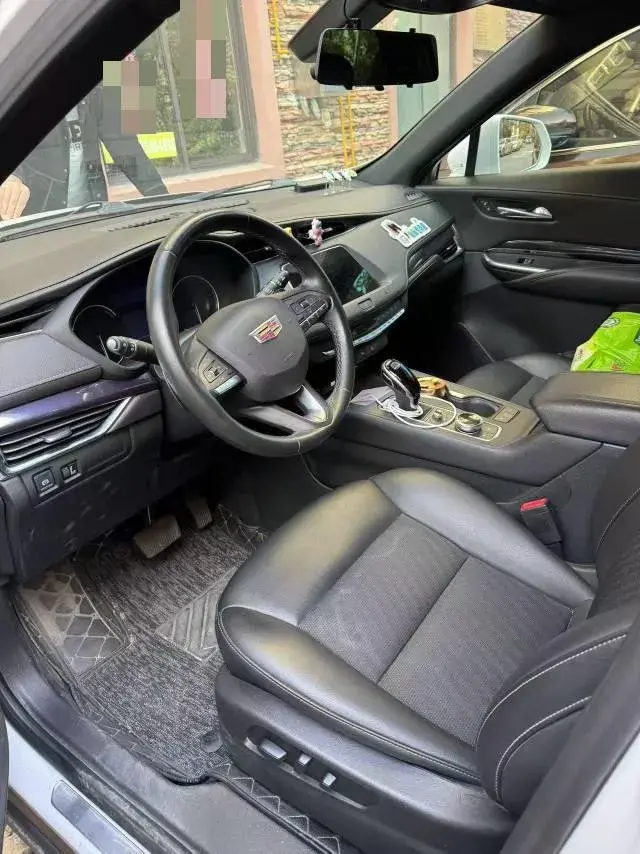 2021 CADILLAC XT4 thumbnail 2