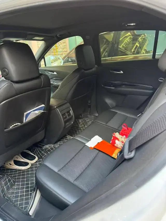 2021 CADILLAC XT4 thumbnail 4