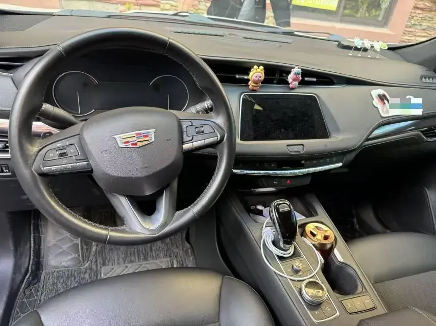 2021 CADILLAC XT4 thumbnail 3