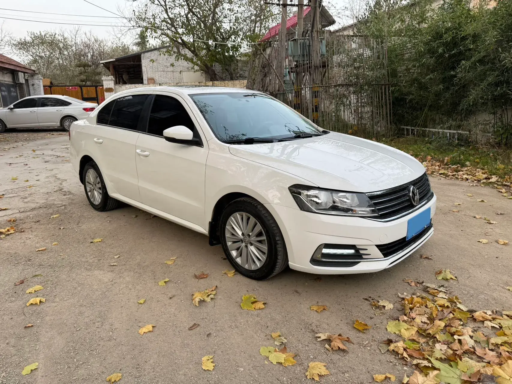 2019 VOLKSWAGEN LAVIDA thumbnail 3