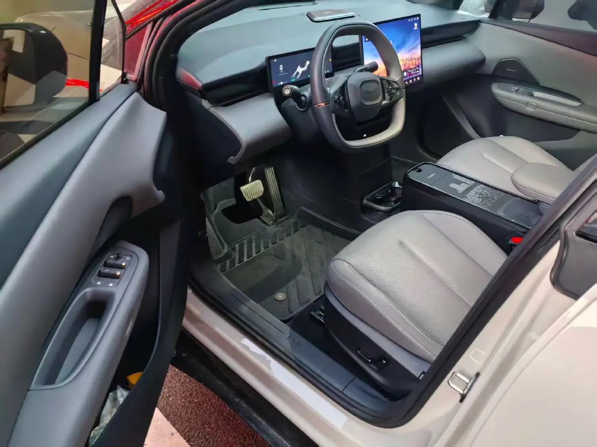 2025 LYNK&CO Z20 BEV 61.47KWH,autocango,china used car exporter,china ev exporter,chinese used car exporter,chinese used ev exporter