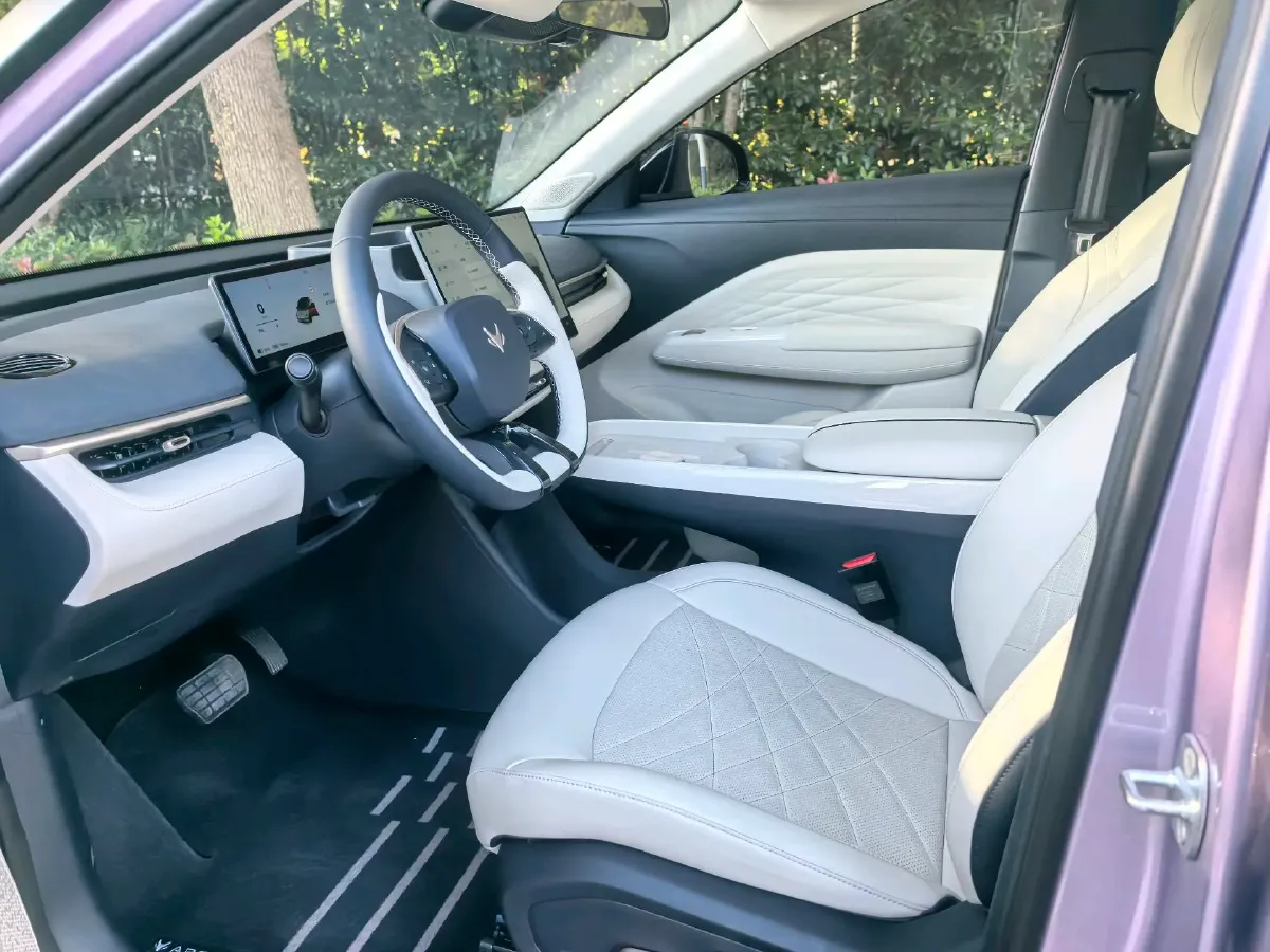 2025 ARCFOX T1 BEV,autocango,china used car exporter,china ev exporter,chinese used car exporter,chinese used ev exporter