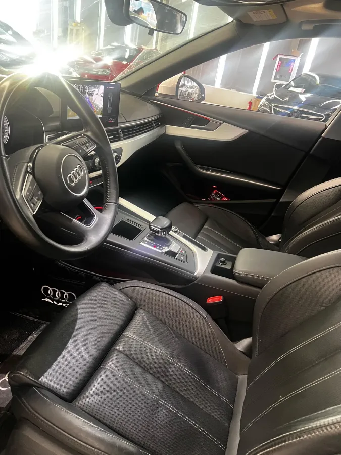 2020 Audi A4L 2.0T 190HP L4 7DCT,autocango,china used car exporter,china ev exporter,chinese used car exporter,chinese used ev exporter