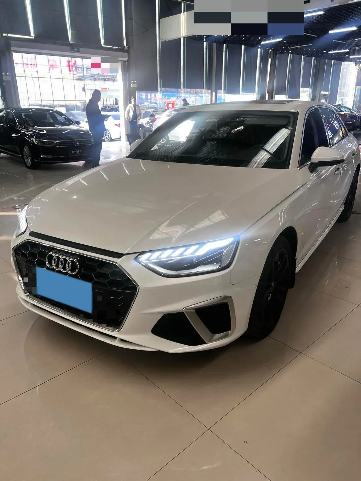 2020 AUDI A4L view 1