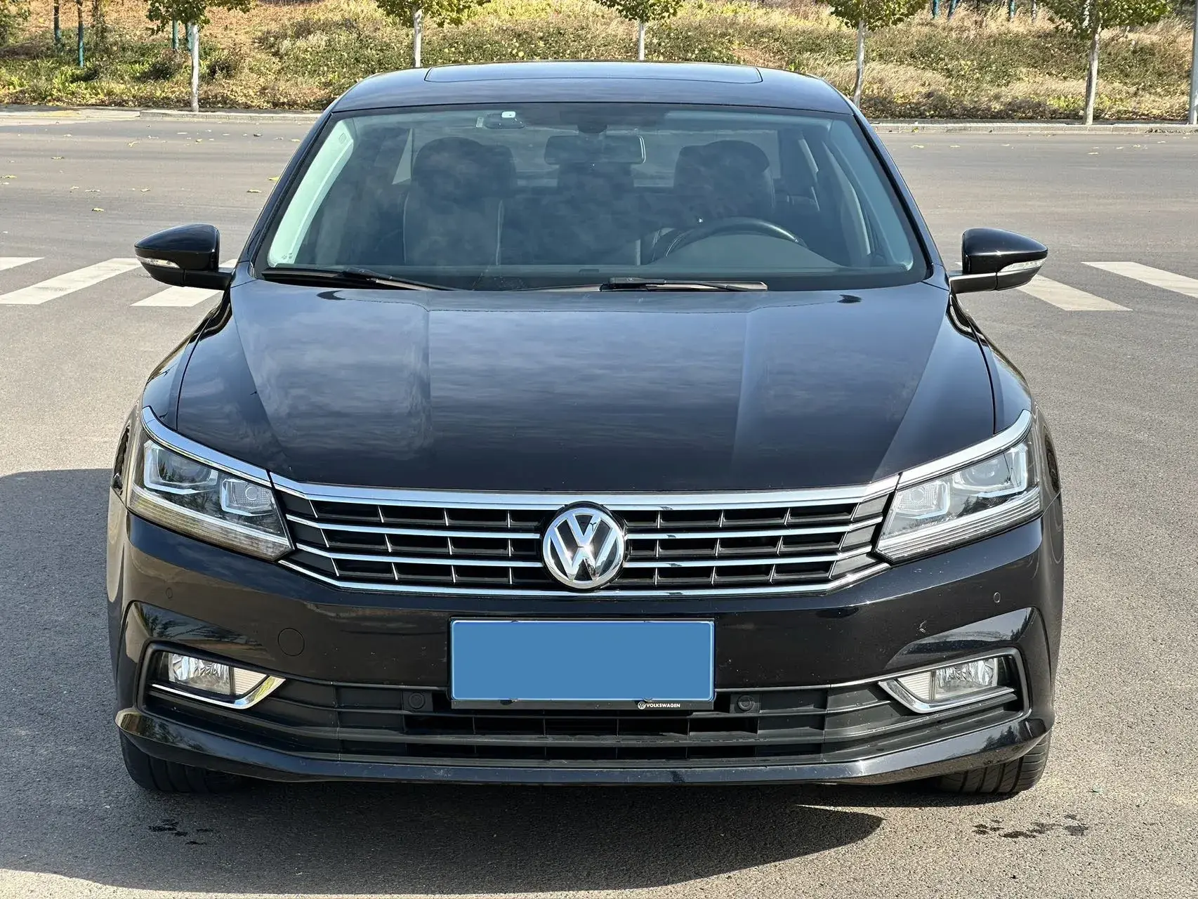 2017 VOLKSWAGEN PASSAT thumbnail 2