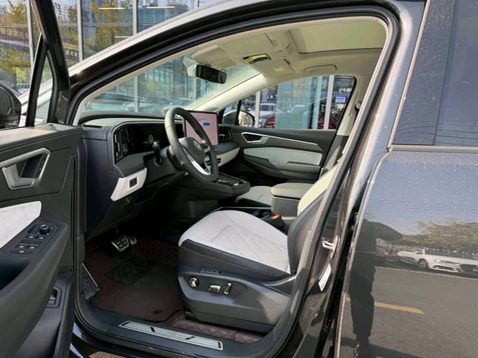 2024 VOLKSWAGEN TALAGON thumbnail 3