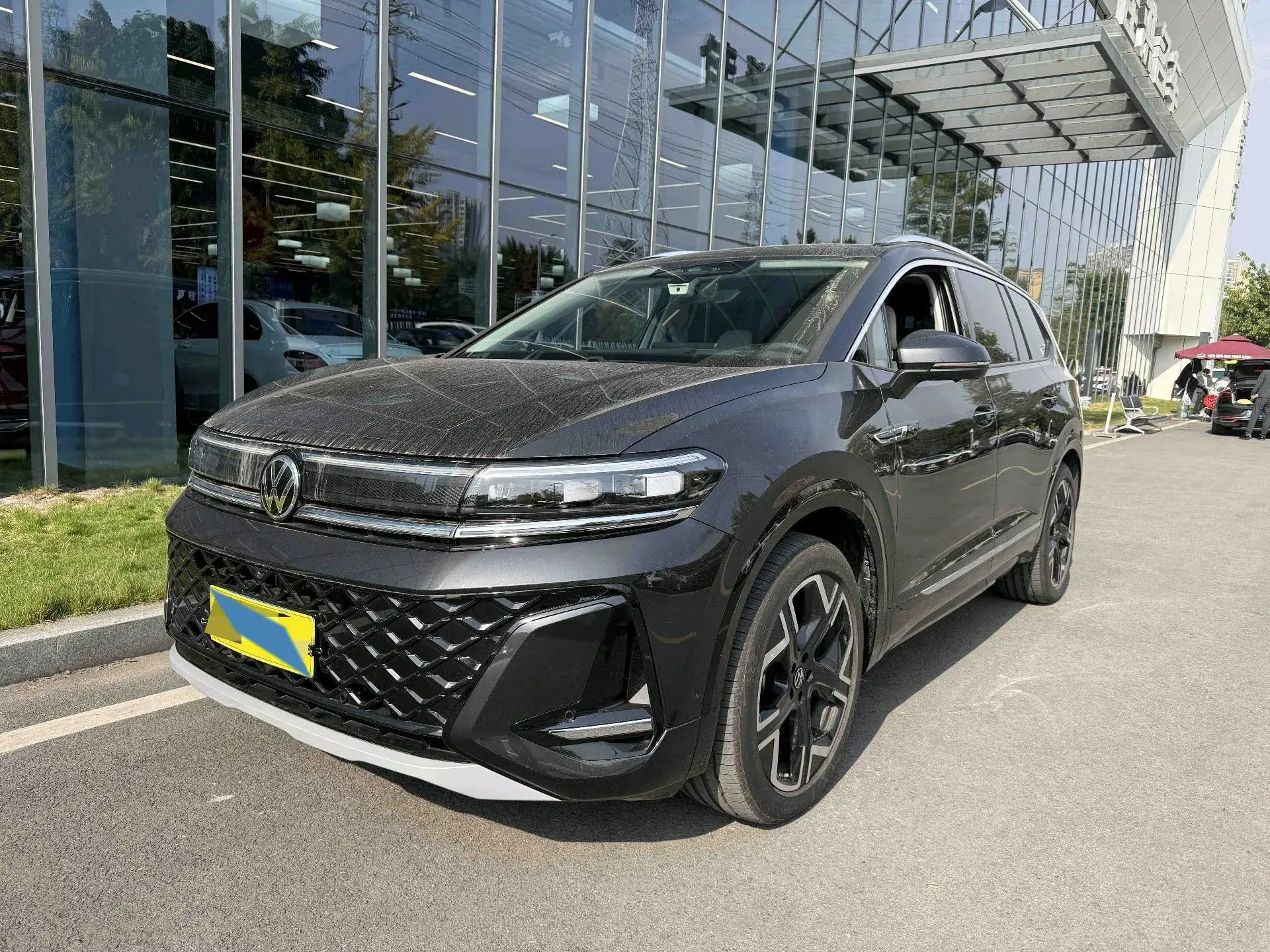 2024 VOLKSWAGEN TALAGON view 1