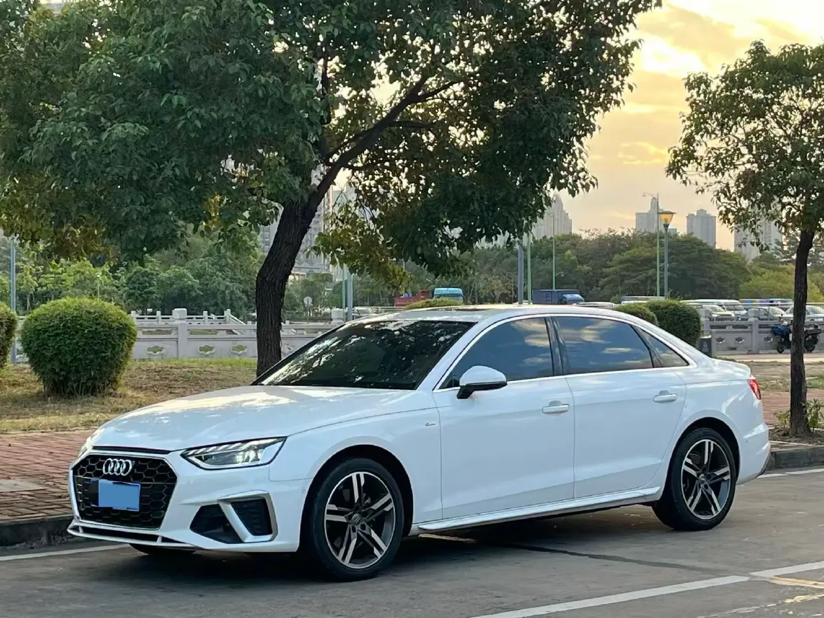 2020 Audi A4L 2.0T 190HP L4 7DCT,autocango,china used car exporter,china ev exporter,chinese used car exporter,chinese used ev exporter