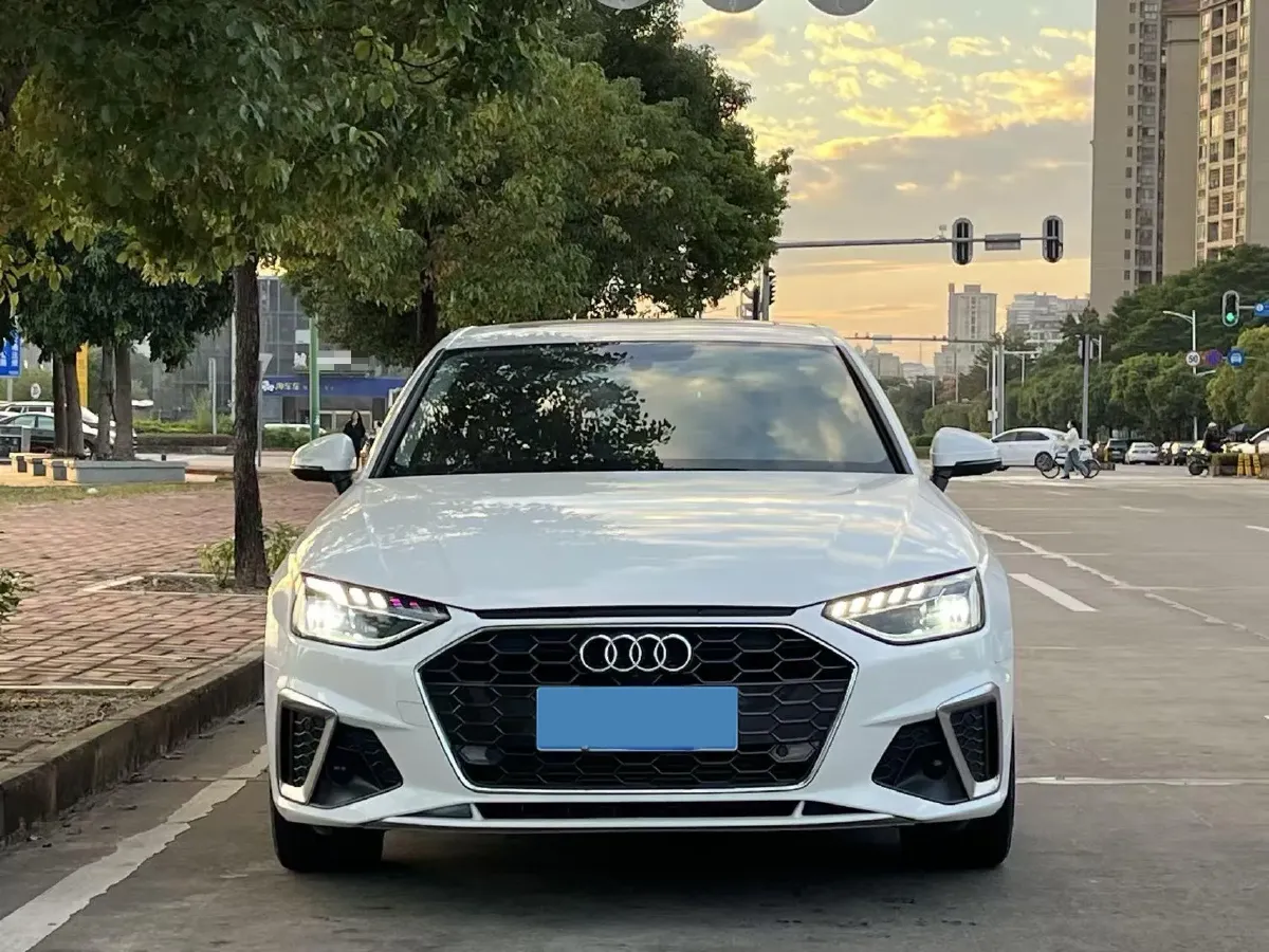 2020 Audi A4L 2.0T 190HP L4 7DCT,autocango,china used car exporter,china ev exporter,chinese used car exporter,chinese used ev exporter