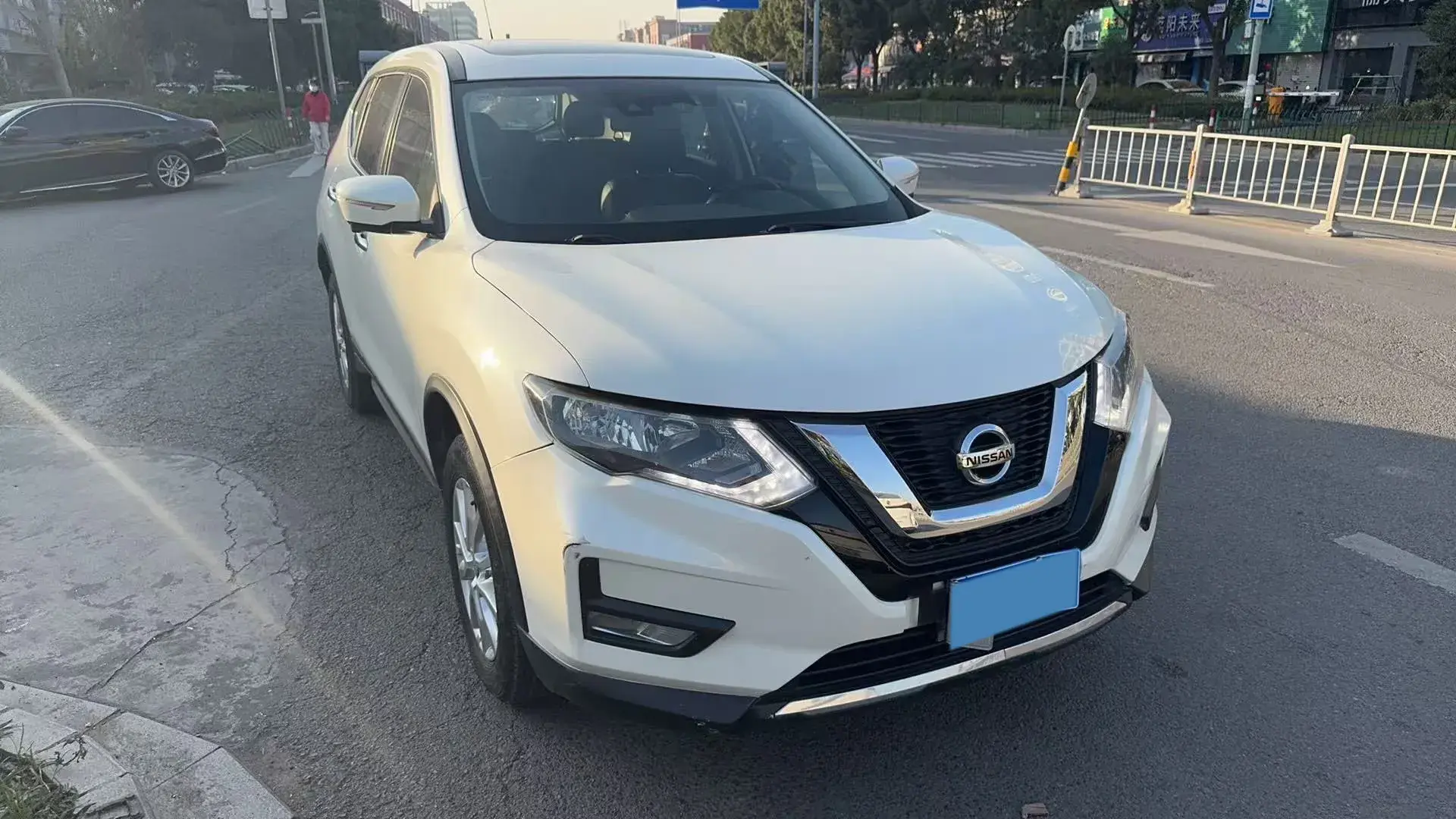 2021 NISSAN X-TRAIL thumbnail 2