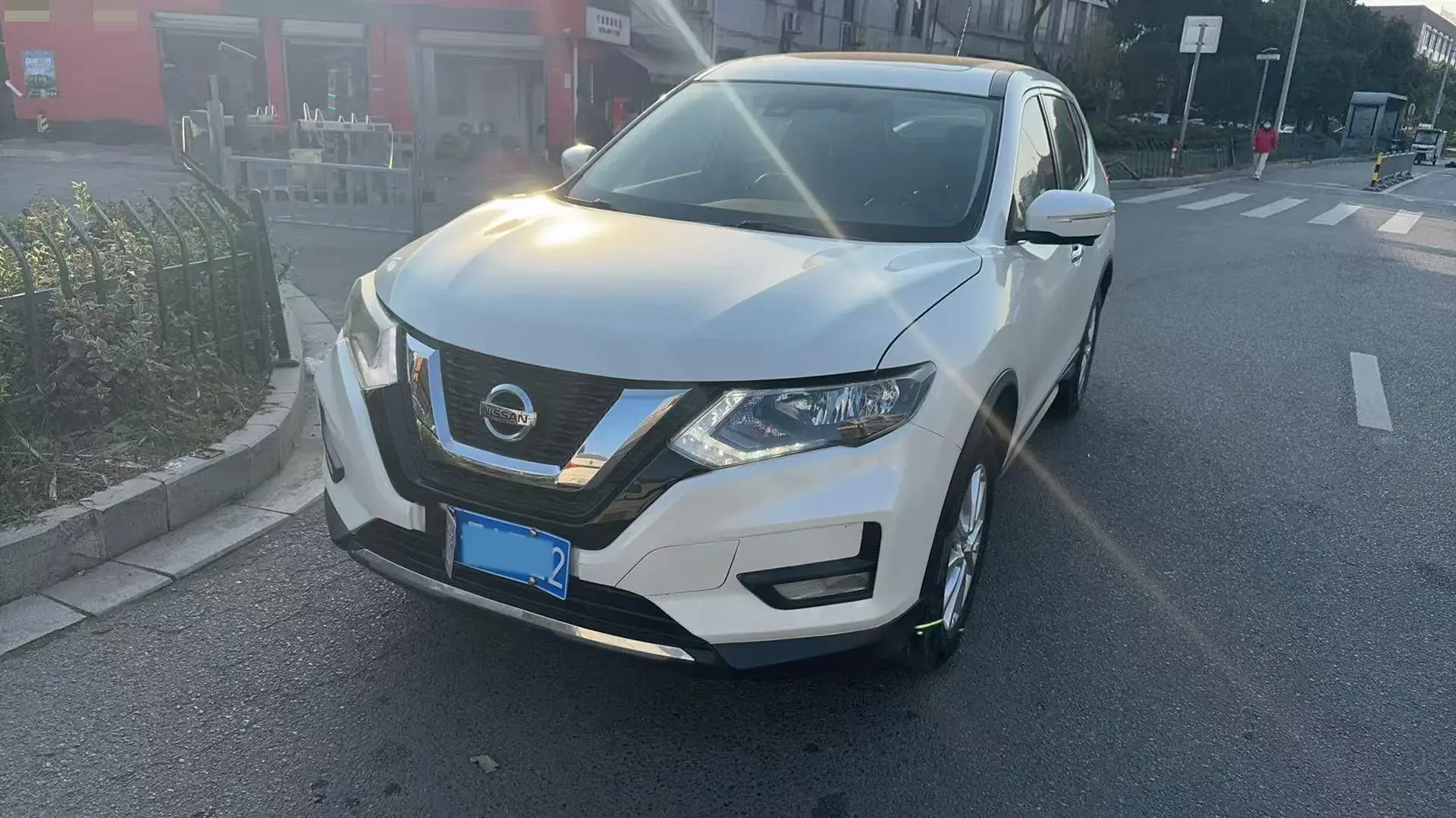 2021 NISSAN X-TRAIL view 1