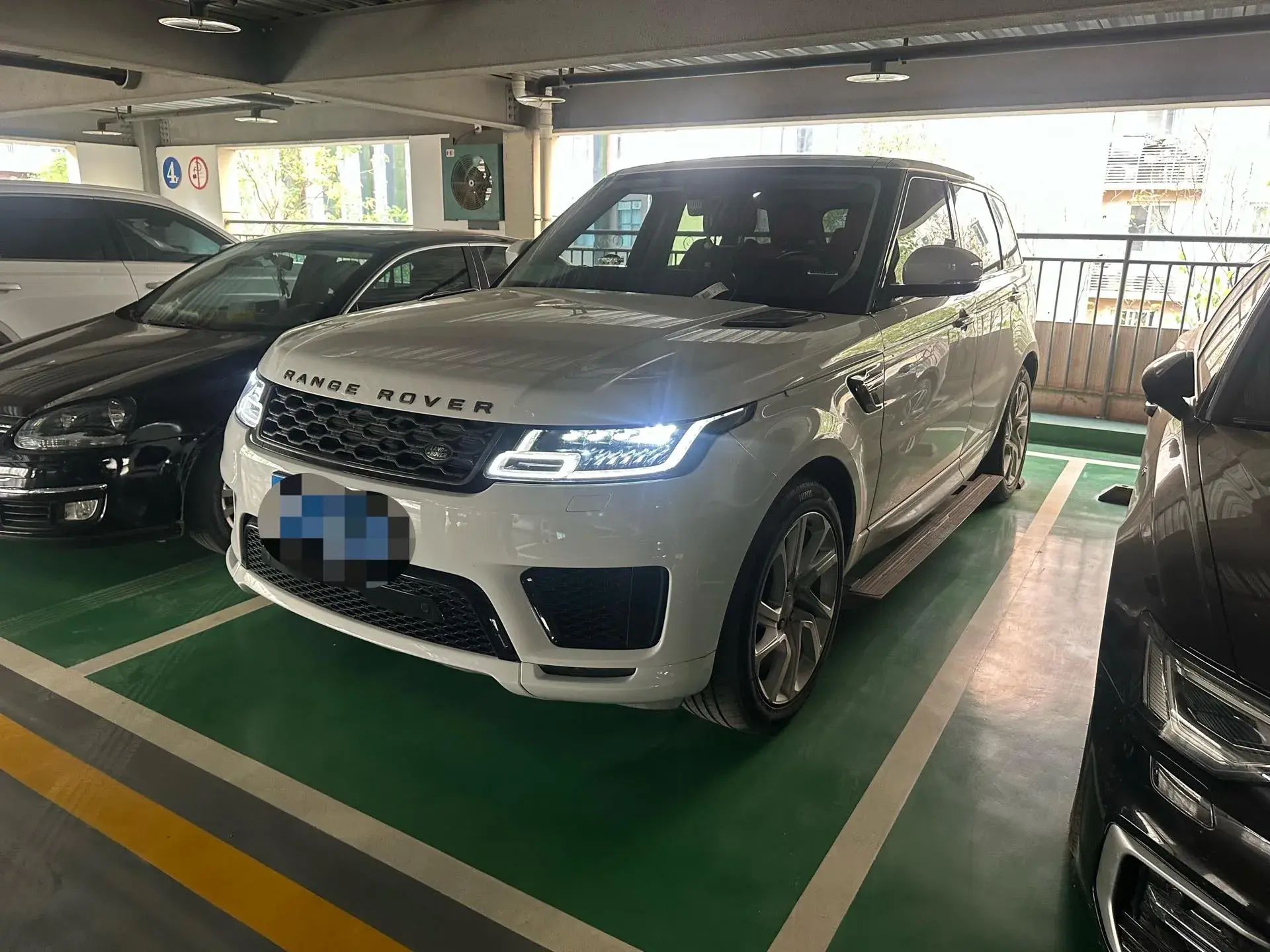 2020 LAND ROVER view 1