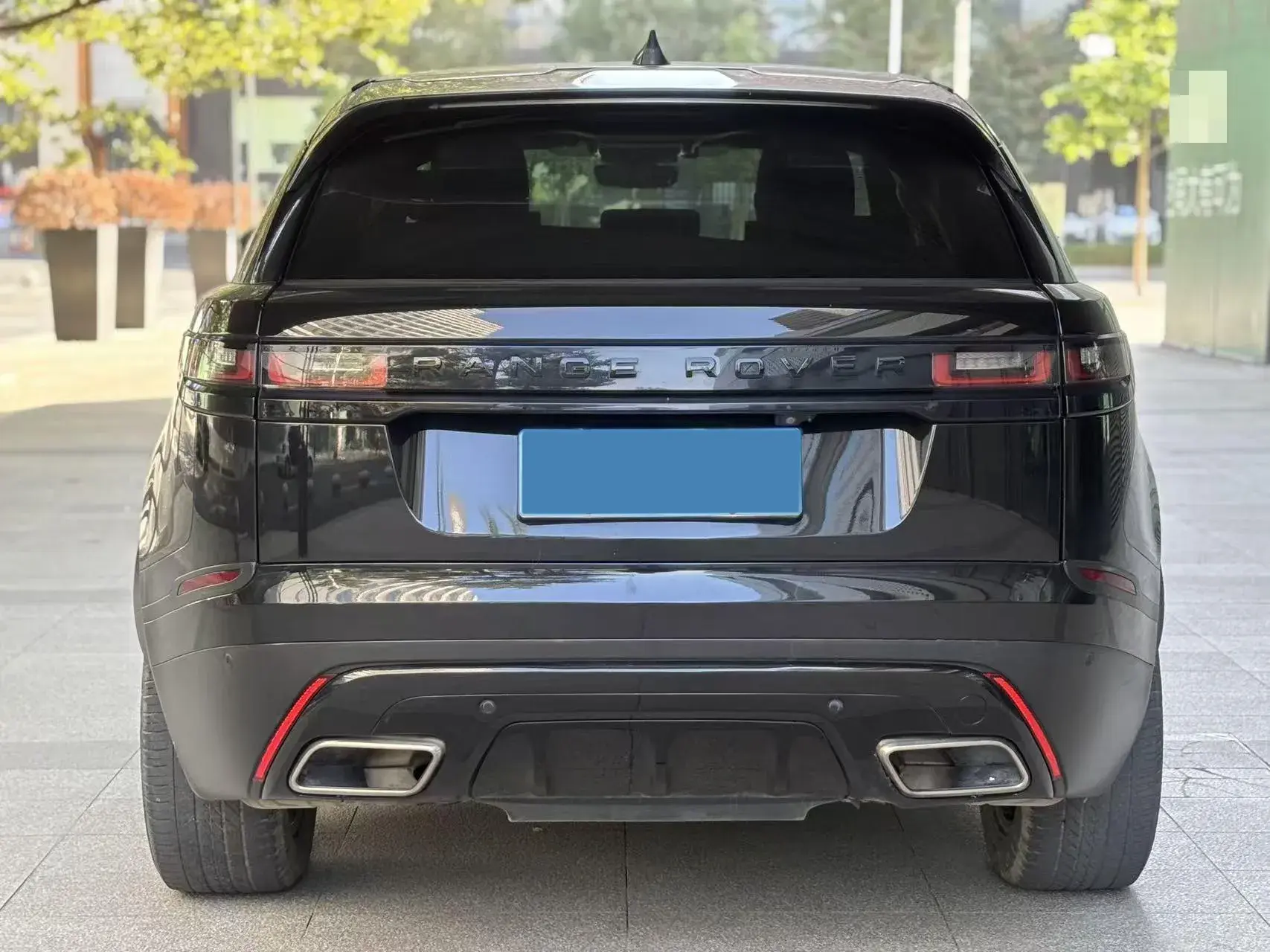 2018 LAND ROVER thumbnail 3