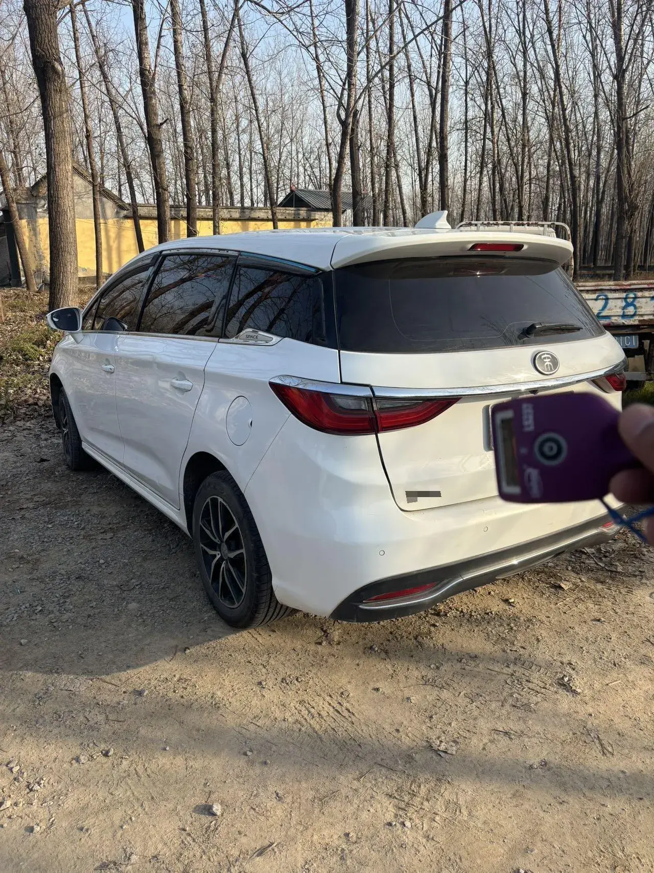 2018 BYD SONG thumbnail 4