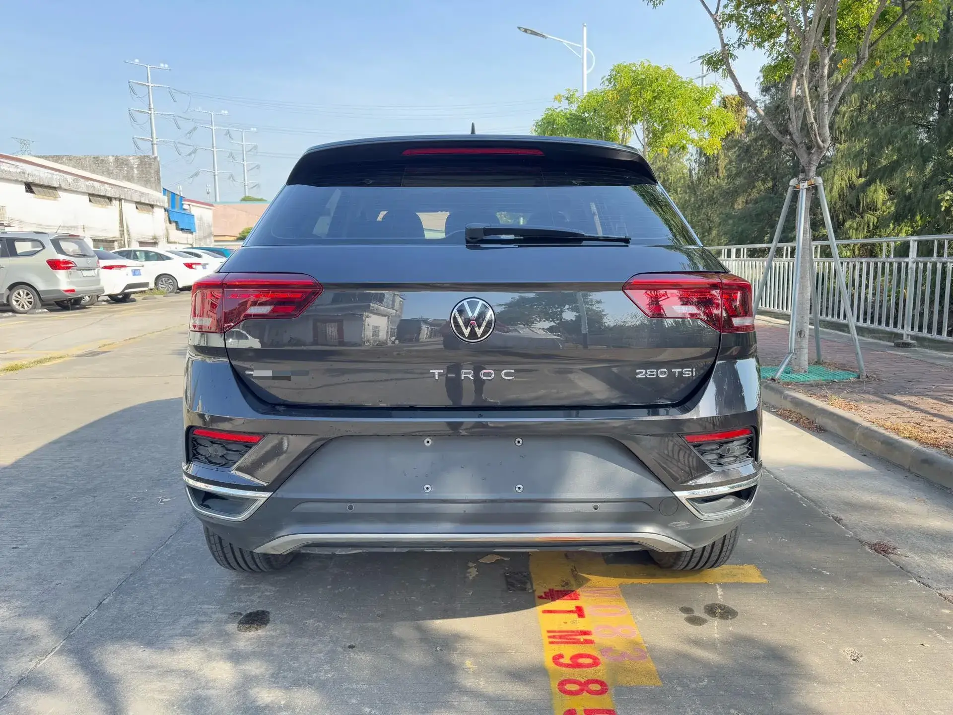 2022 VOLKSWAGEN T-ROC thumbnail 4