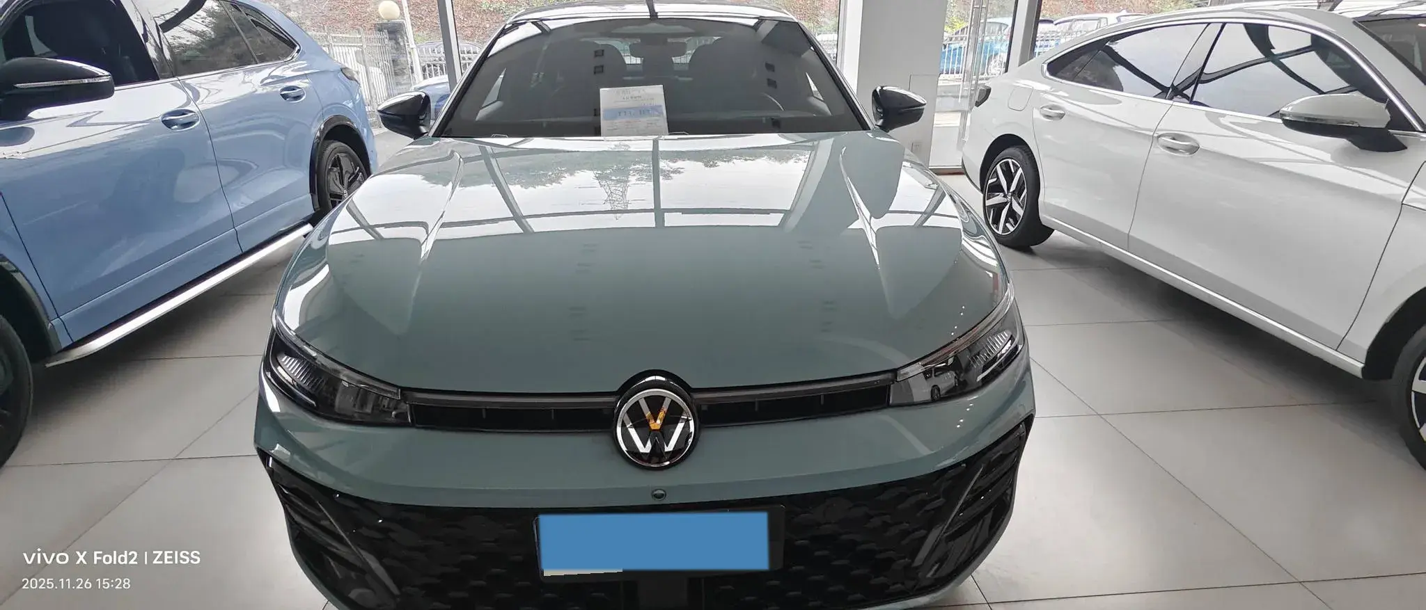 2025 VOLKSWAGEN PASSAT thumbnail 2