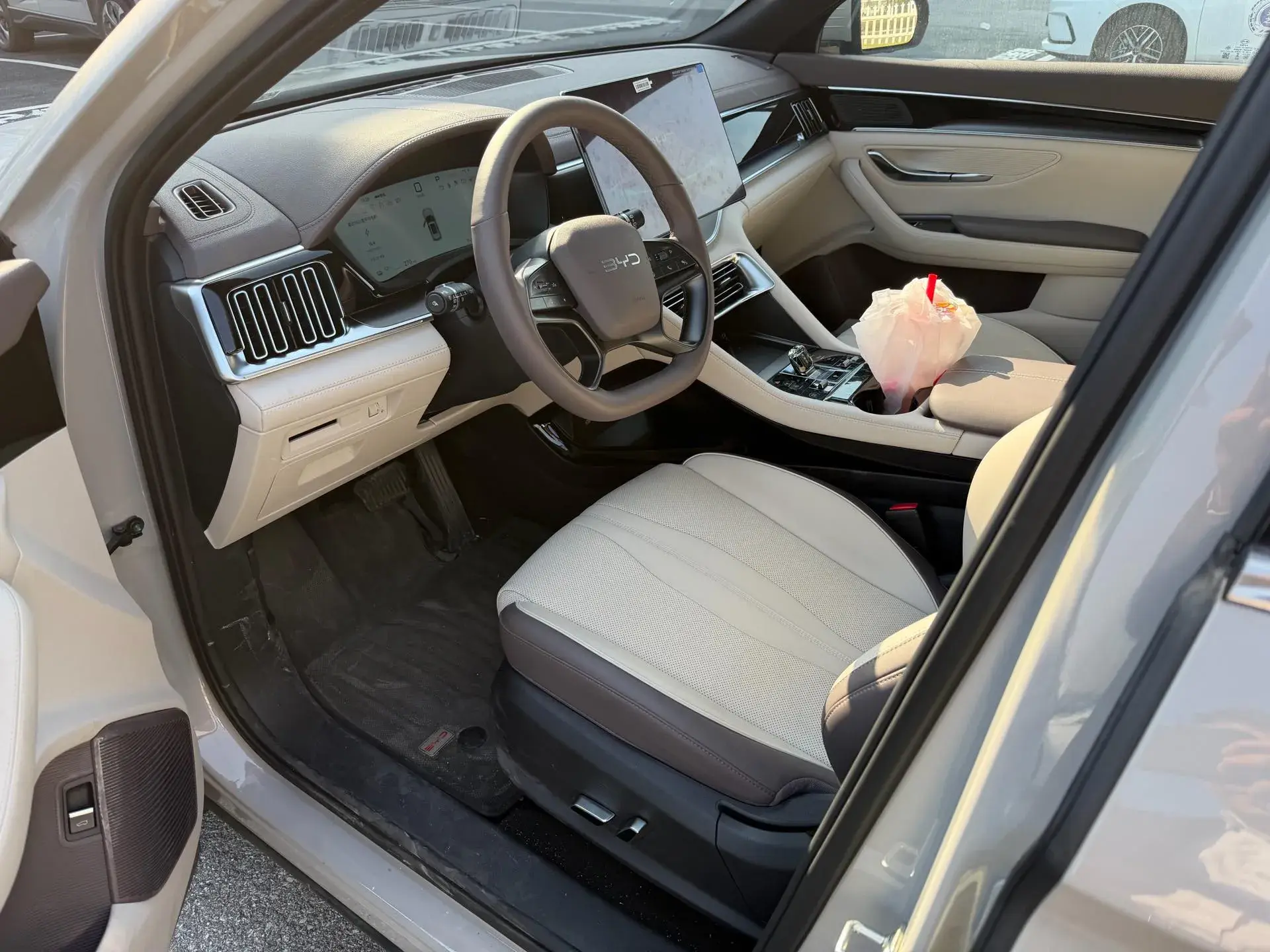 2025 BYD SONG thumbnail 4