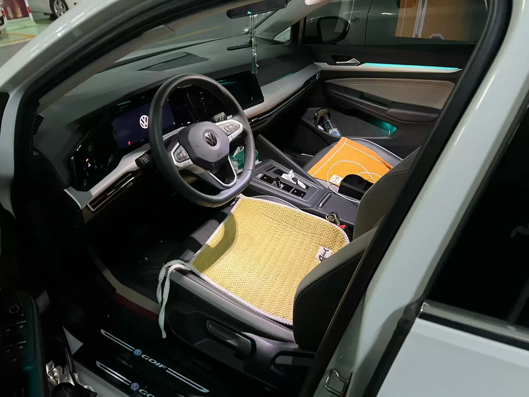 2024 VOLKSWAGEN GOLF thumbnail 4