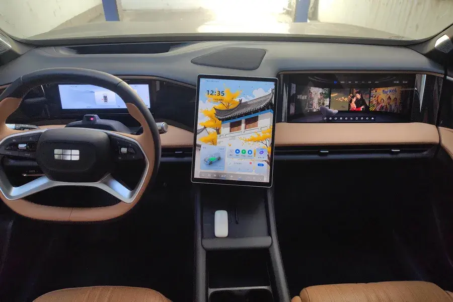 2023 GEELY GALAXY thumbnail 4