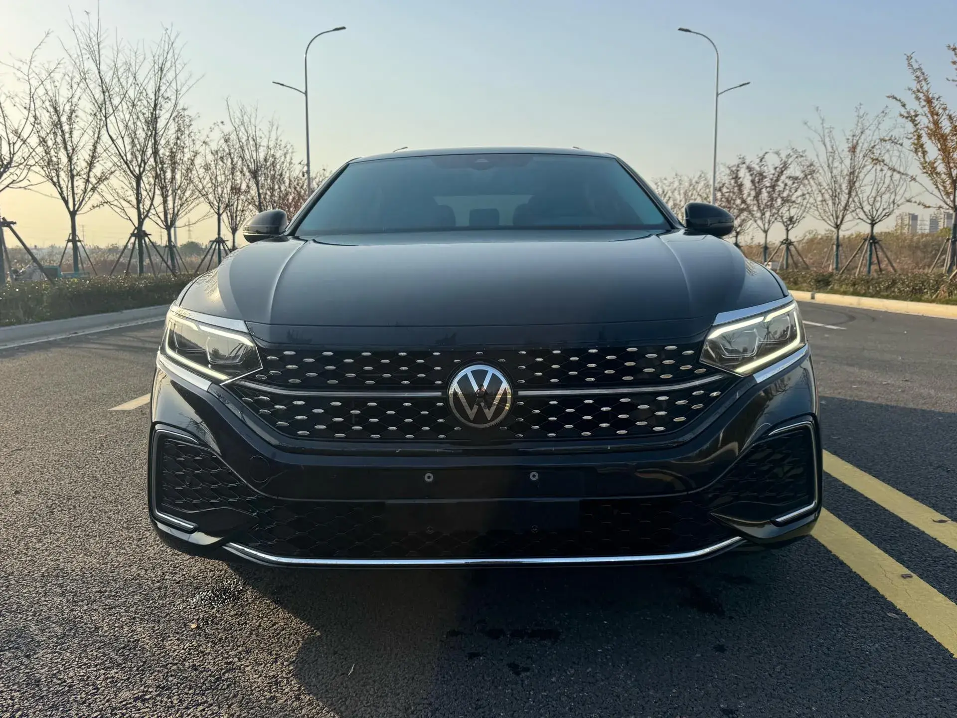 2022 VOLKSWAGEN PASSAT thumbnail 2
