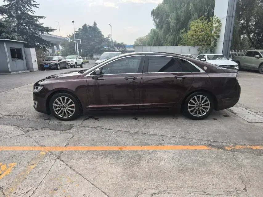 2019 LINCOLN MKZ thumbnail 2