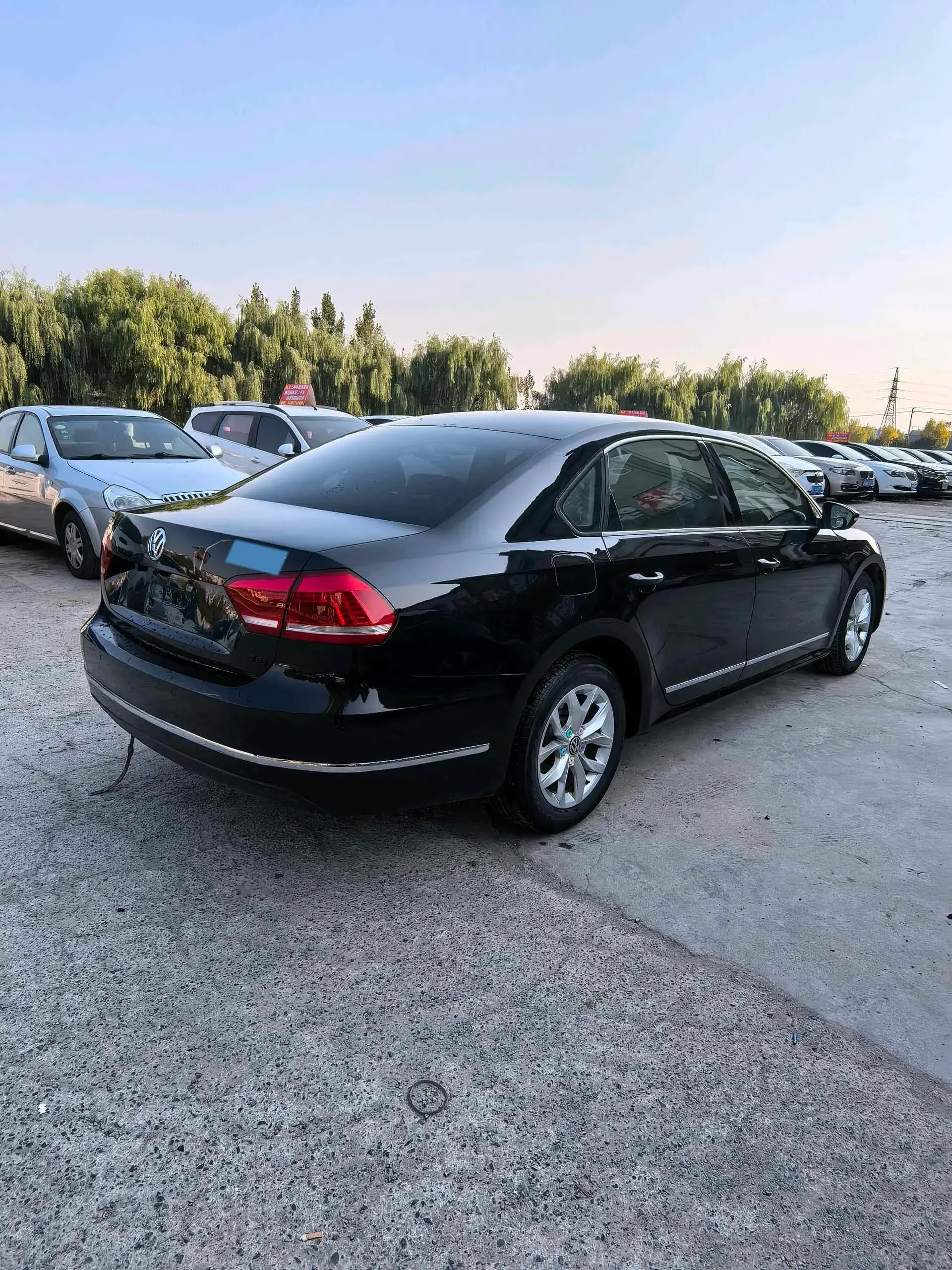 2017 ROEWE I6 thumbnail 4