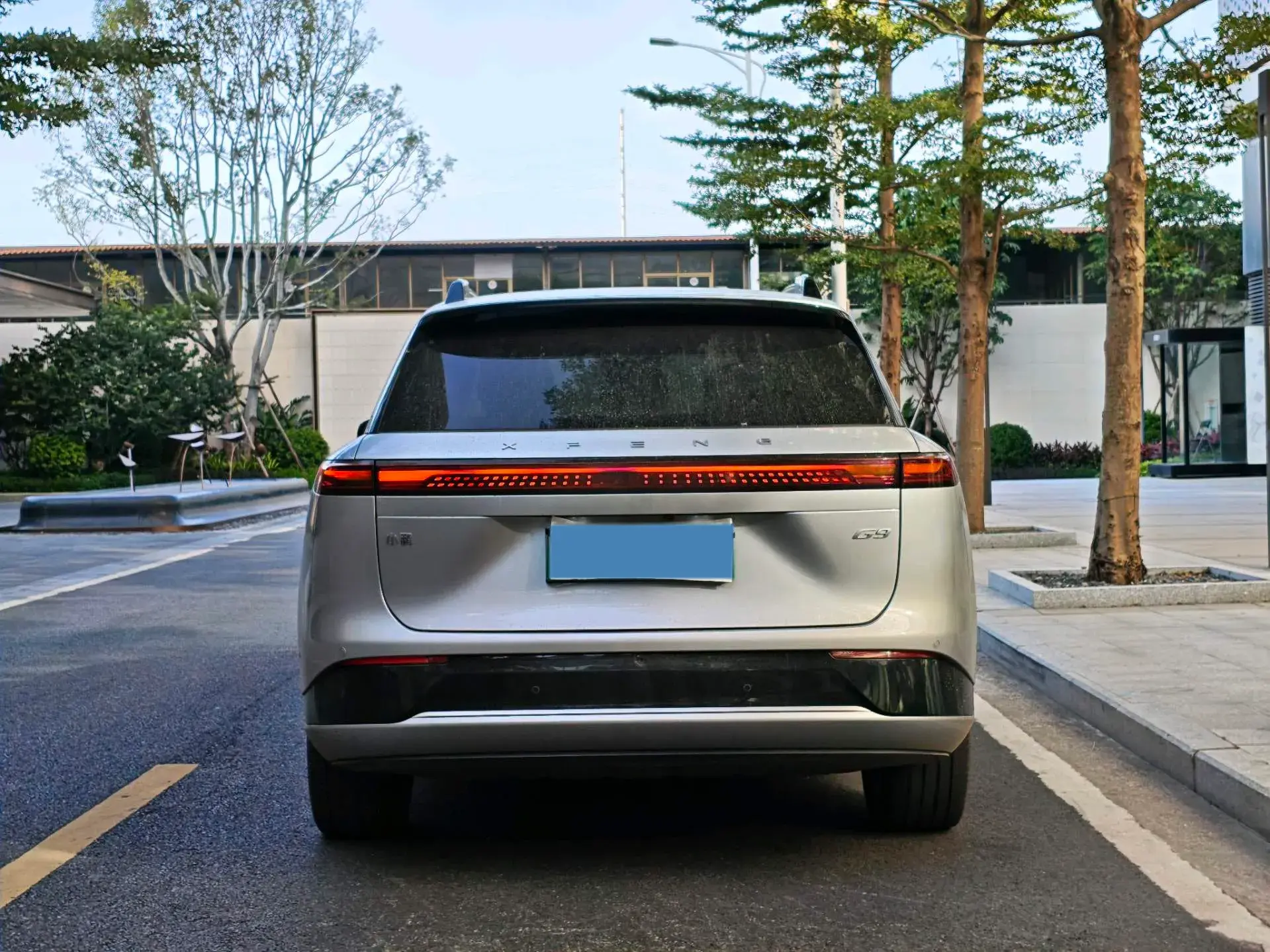 2024 XPENG G9 thumbnail 3