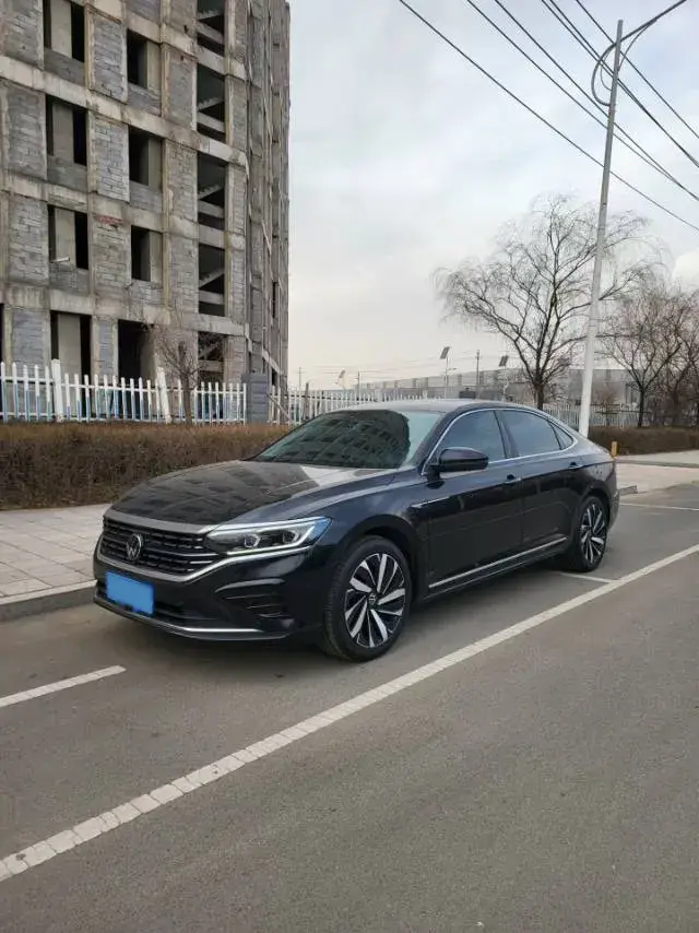 2024 Volkswagen Passat 2.0T 220HP L4 7DCT