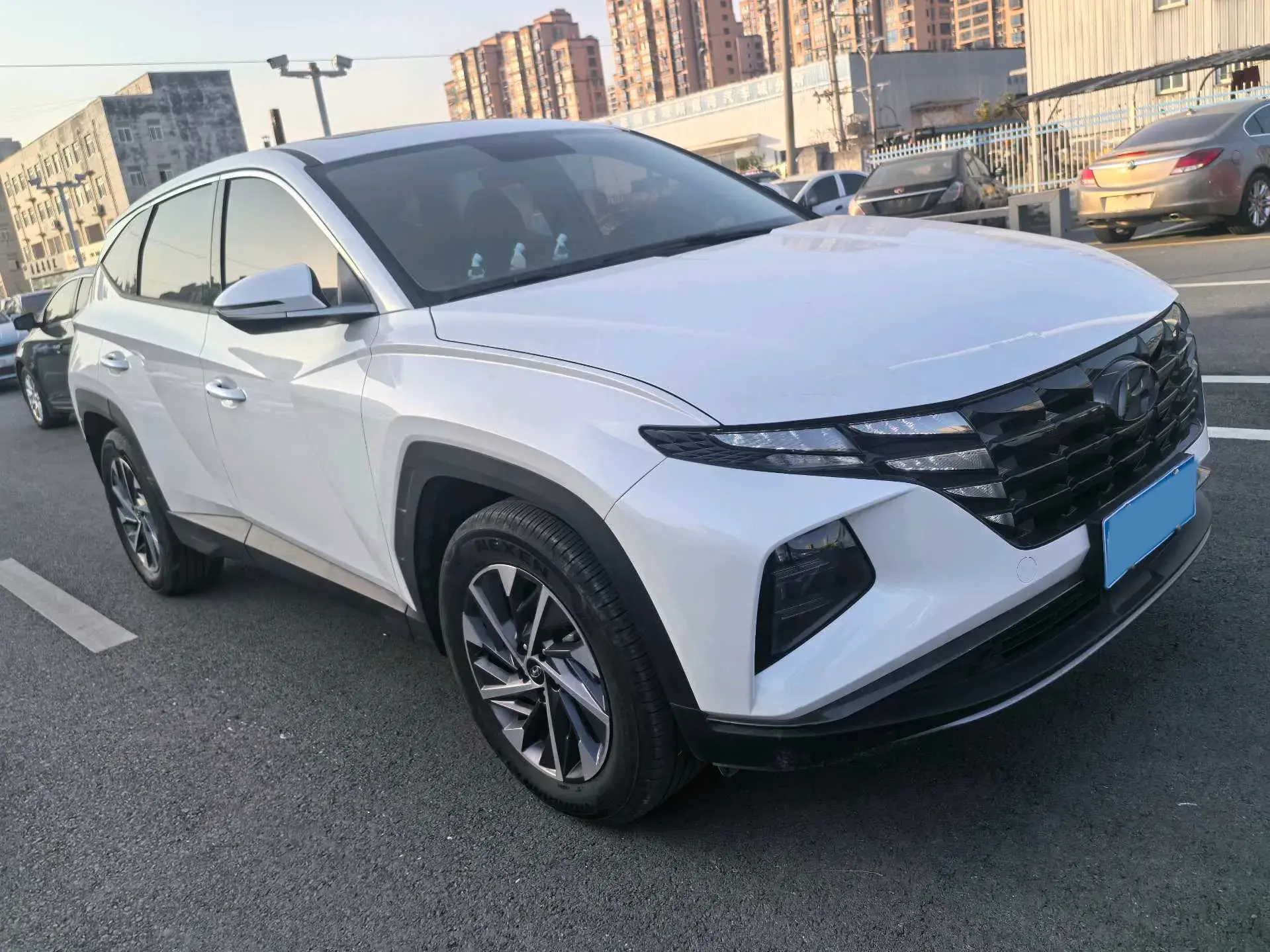 2022 HYUNDAI TUCSON thumbnail 3