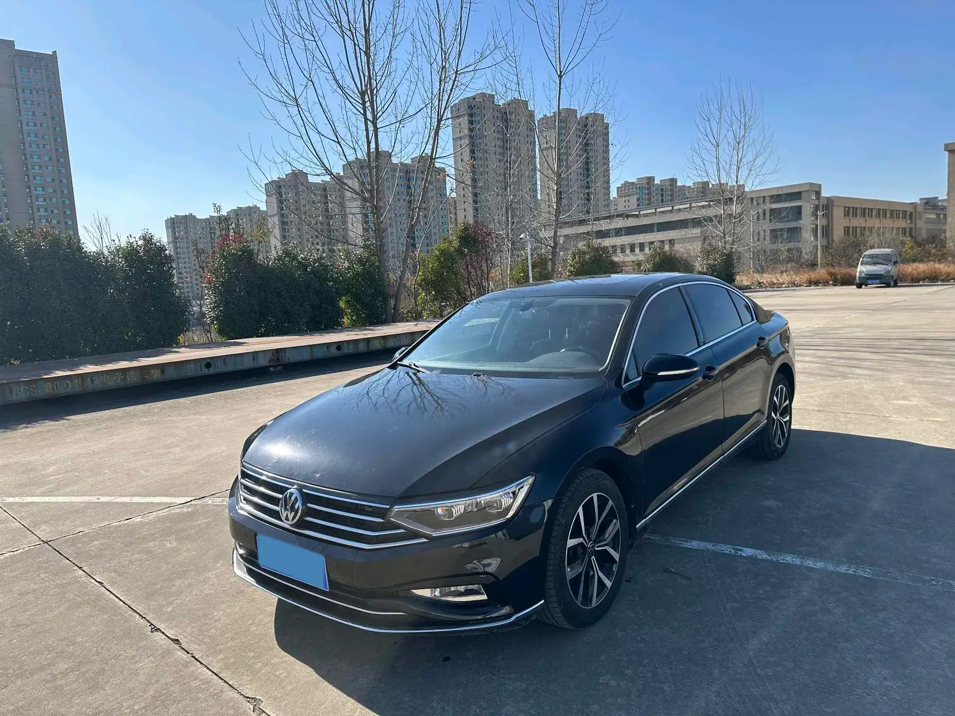 2020 VOLKSWAGEN MAGOTAN view 1