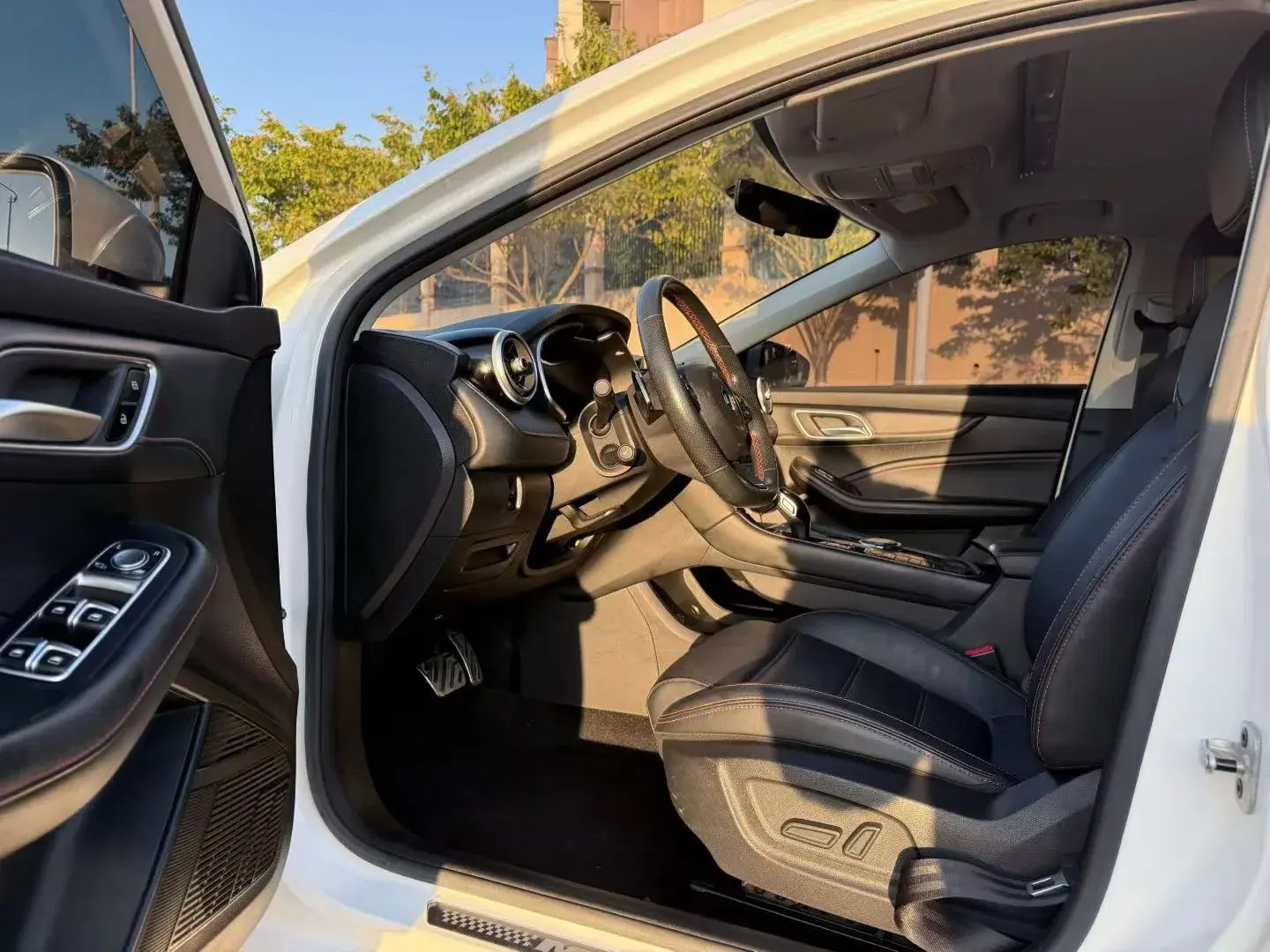 2020 MG MG6 thumbnail 4