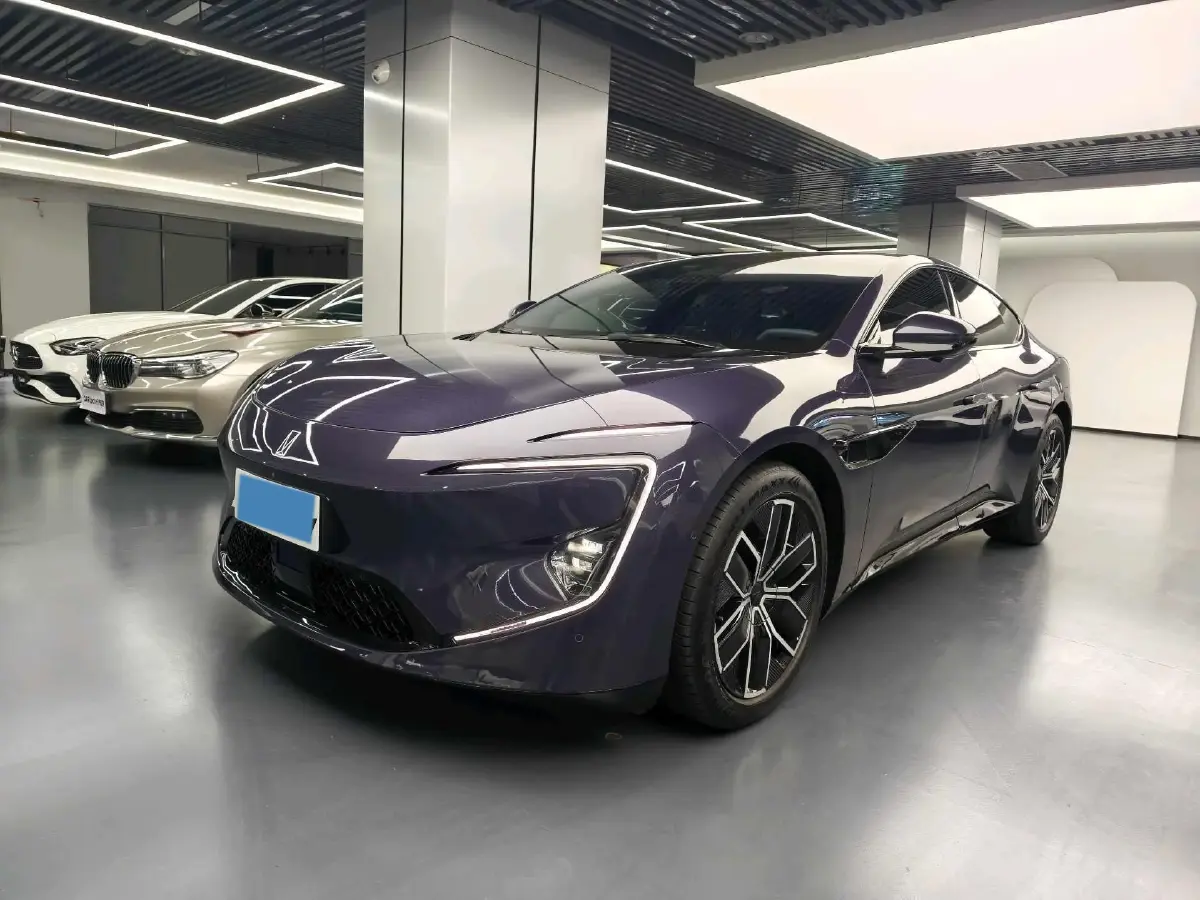 2025 Avatr 12 1.5T 156HP L4 REEV 39.05KWH