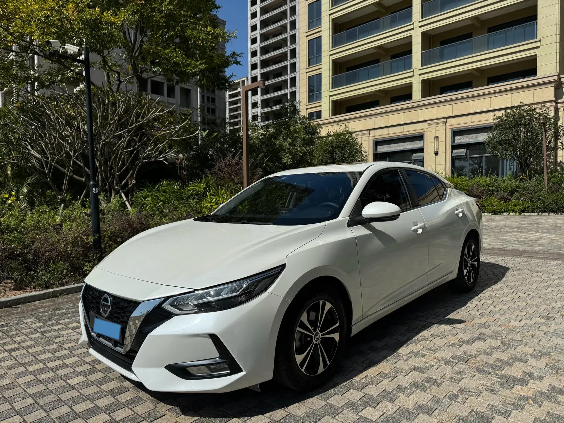 2022 NISSAN SYLPHY view 1