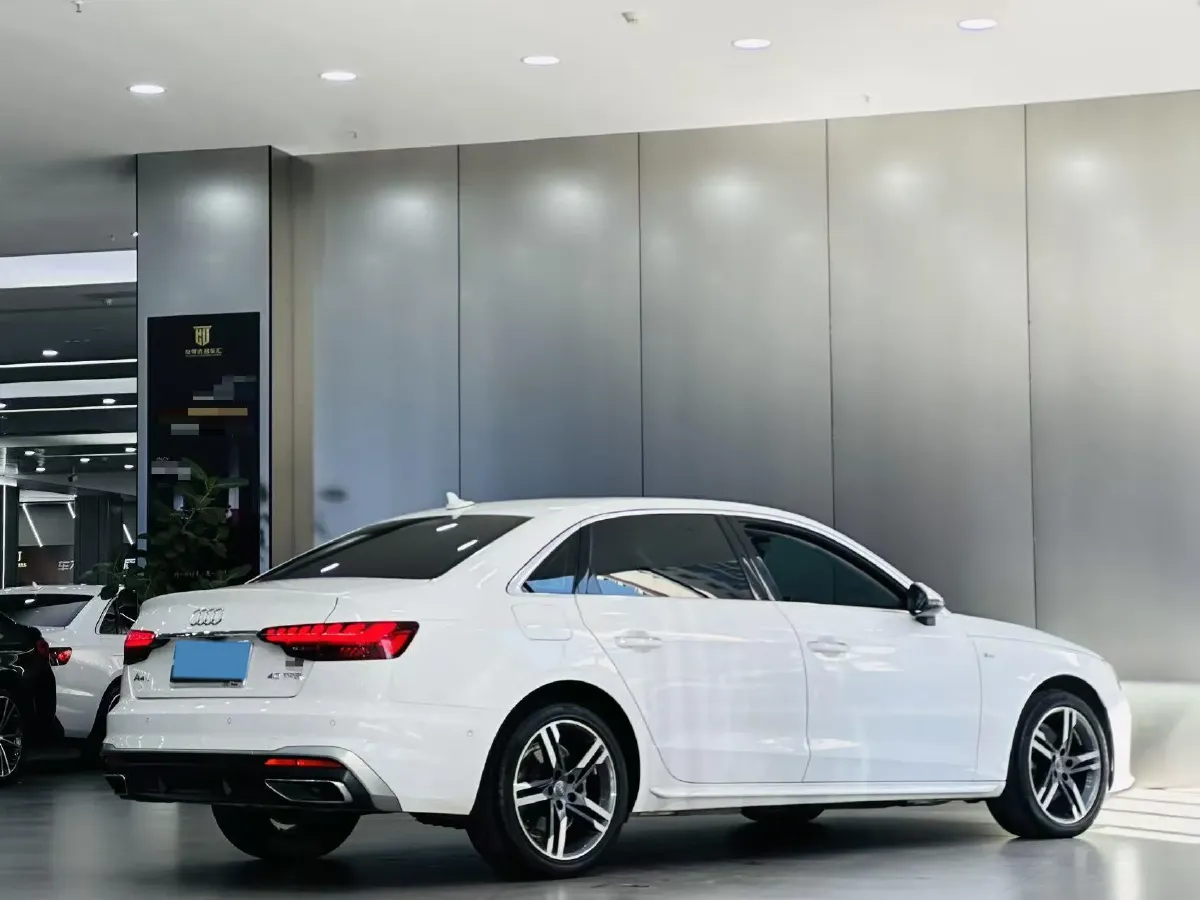 2020 Audi A4L 2.0T 190HP L4 7DCT,autocango,china used car exporter,china ev exporter,chinese used car exporter,chinese used ev exporter