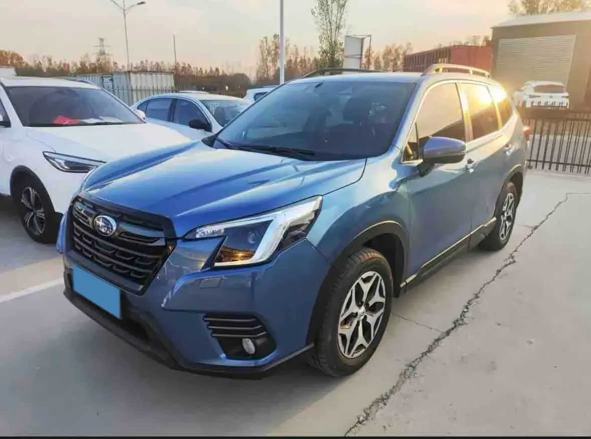 2021 SUBARU FORESTER view 1
