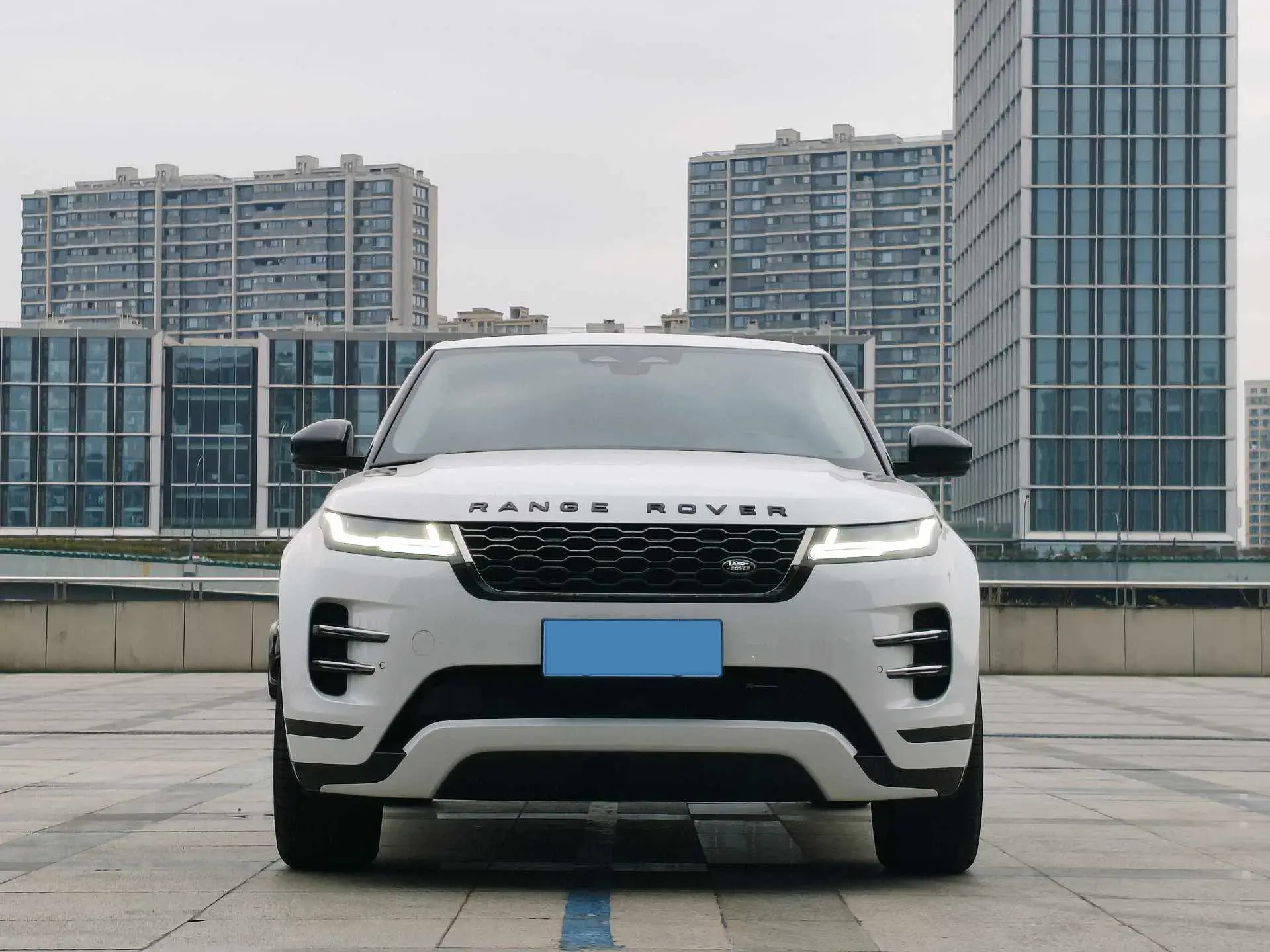 2023 LAND ROVER thumbnail 2