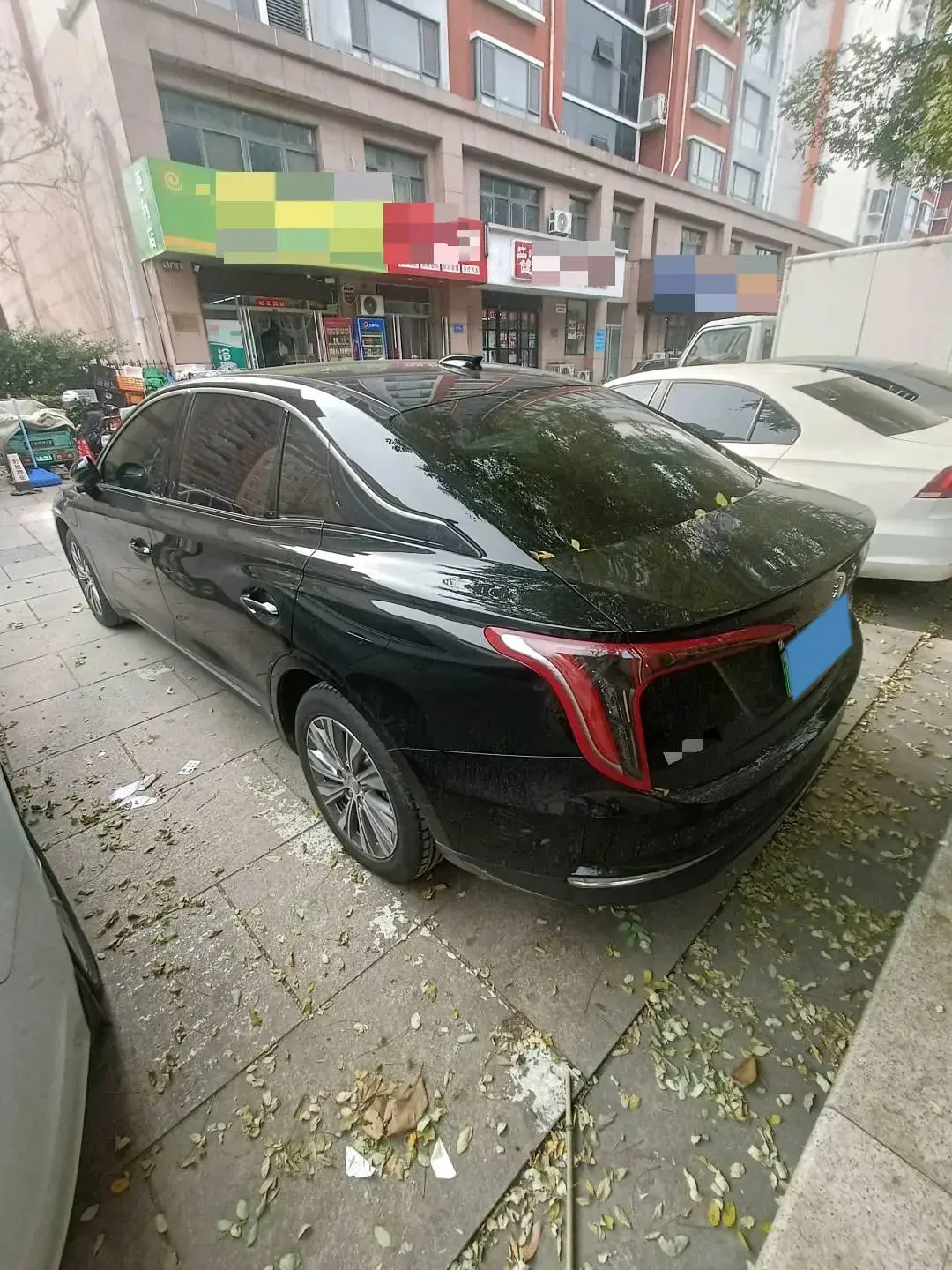 2023 HONGQI E-QM5 thumbnail 4