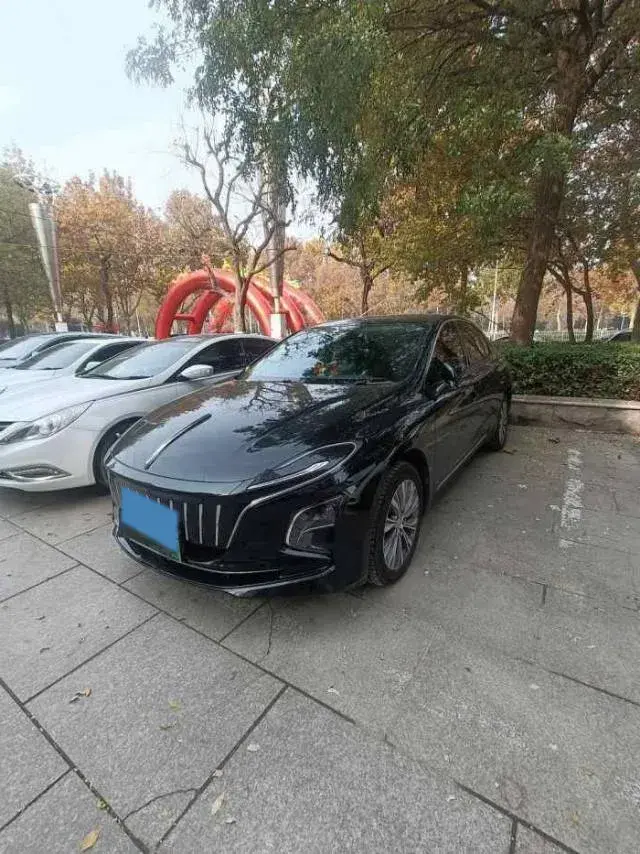 2023 HONGQI E-QM5 view 1